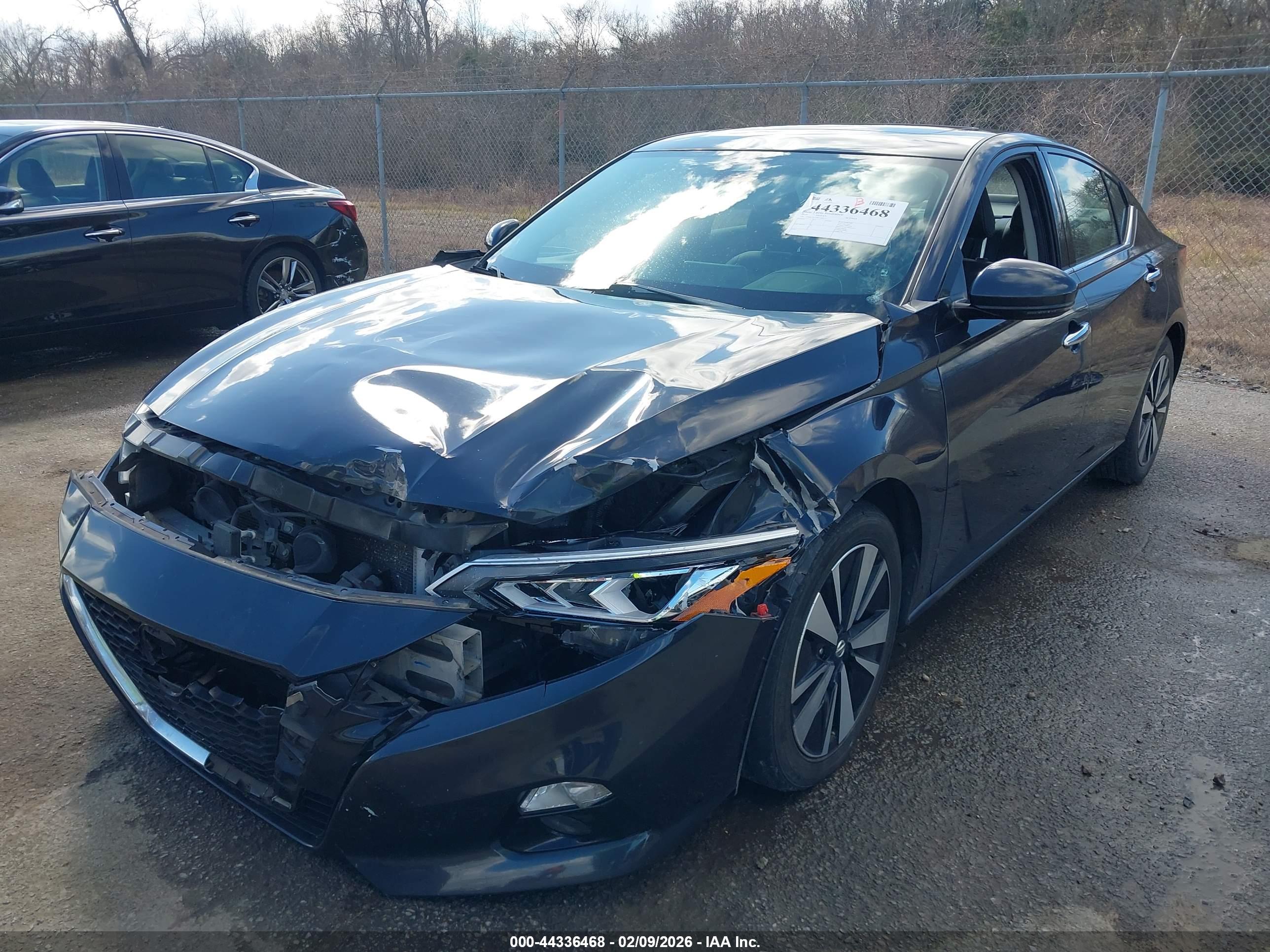 NISSAN ALTIMA image 2