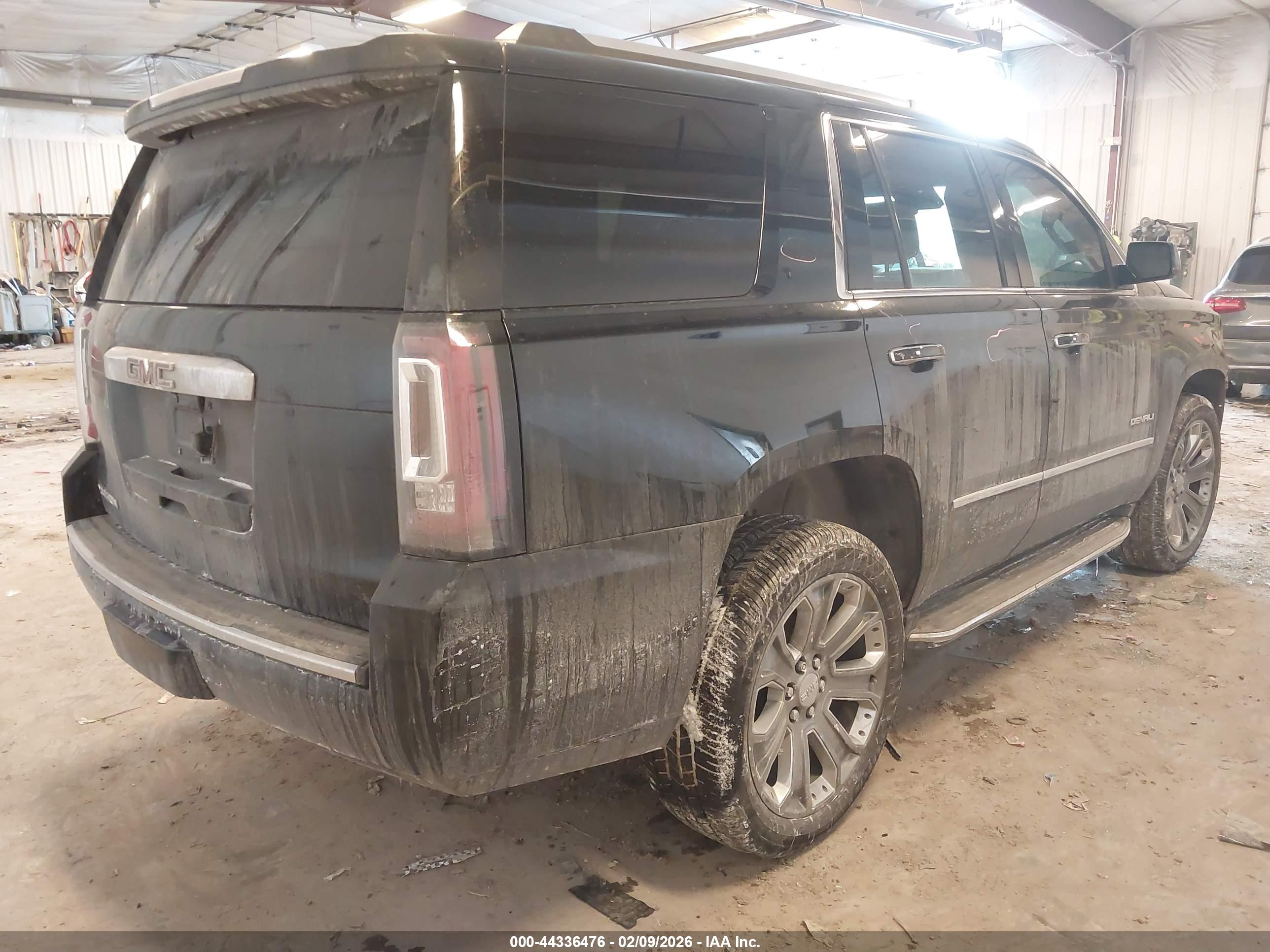 GMC YUKON image 4