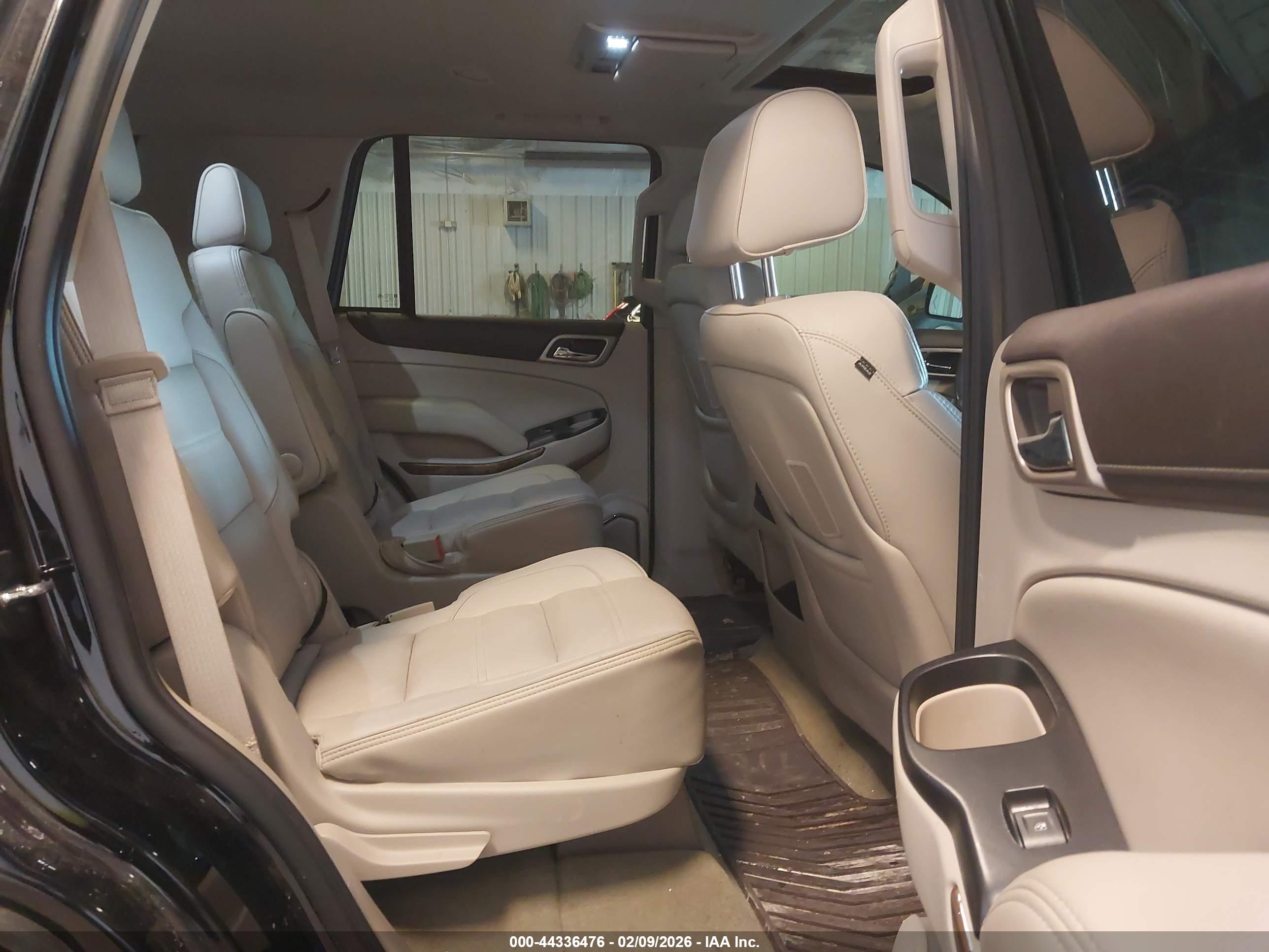 GMC YUKON image 8