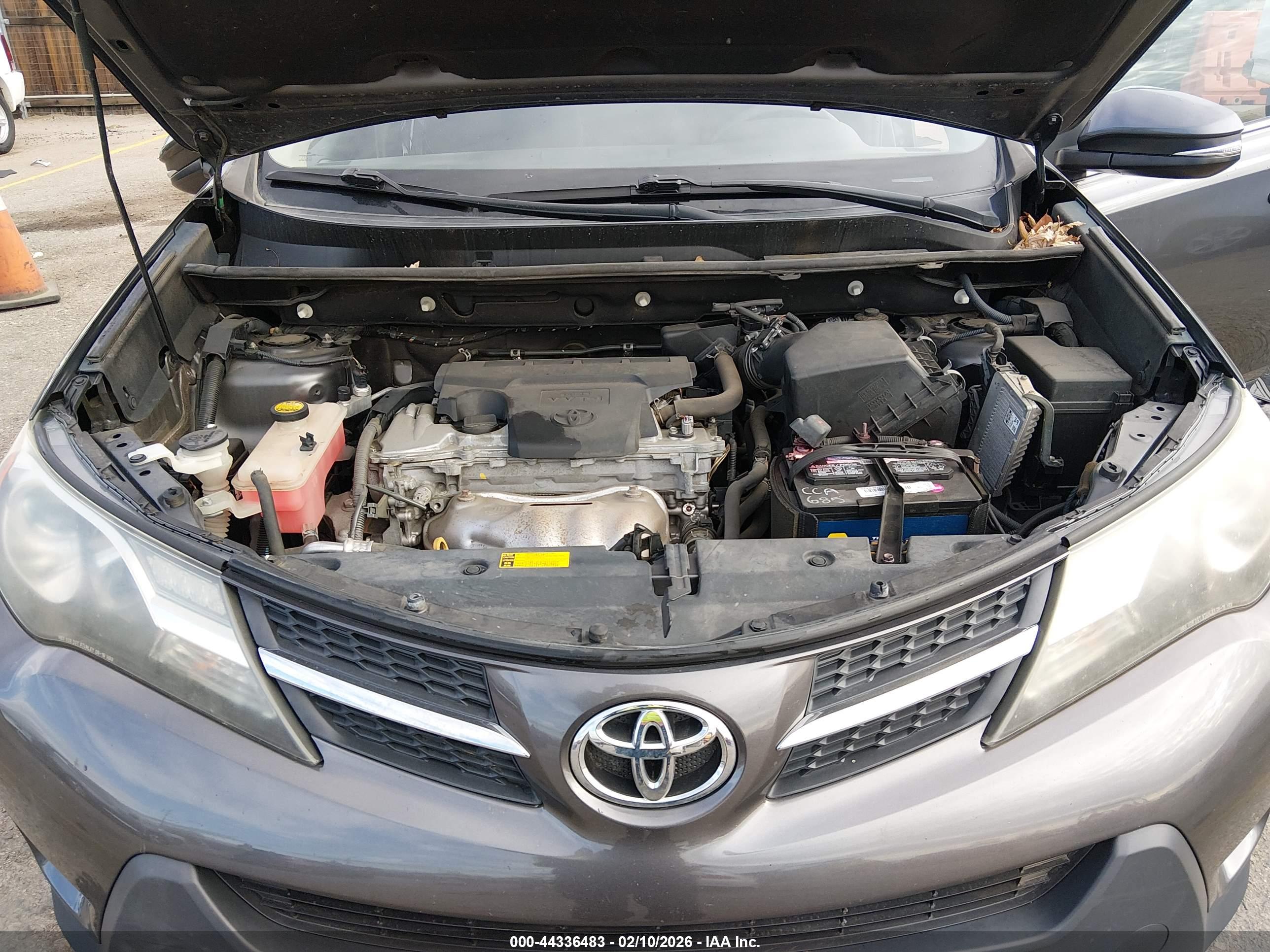 TOYOTA RAV4 image 10