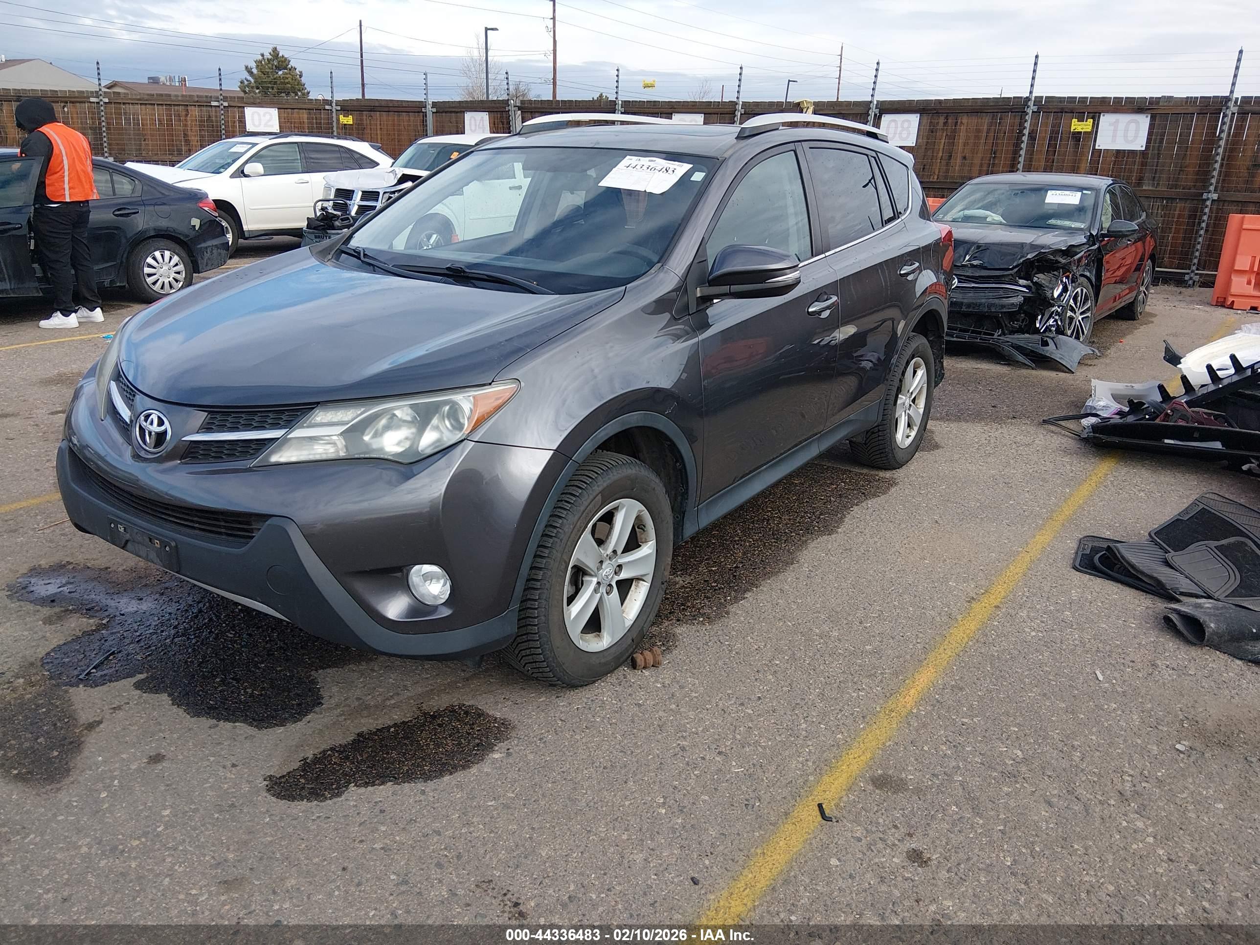 TOYOTA RAV4 image 2