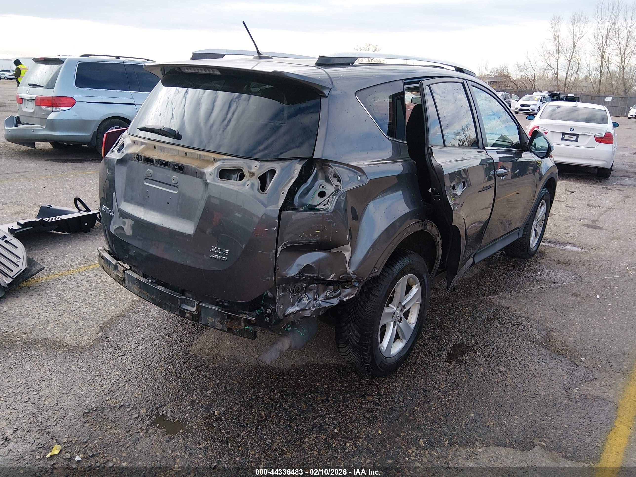 TOYOTA RAV4 image 4
