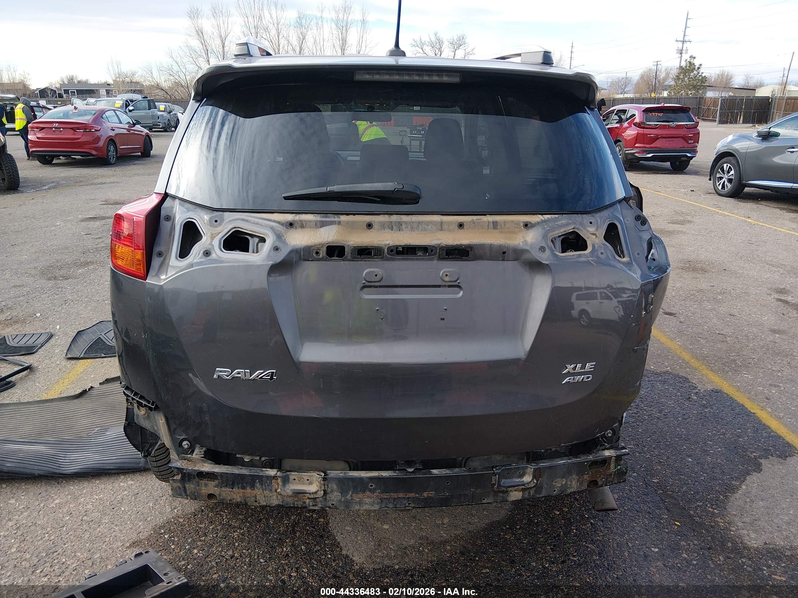 TOYOTA RAV4 image 6