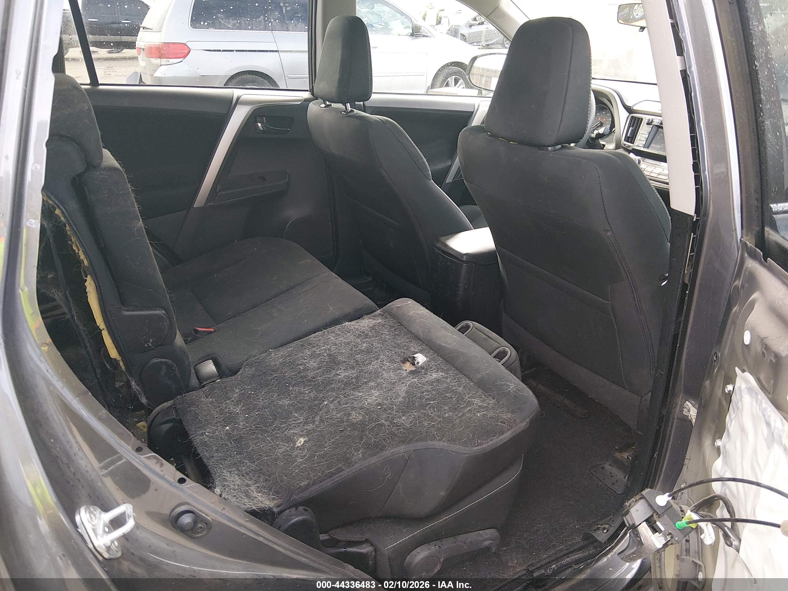 TOYOTA RAV4 image 8