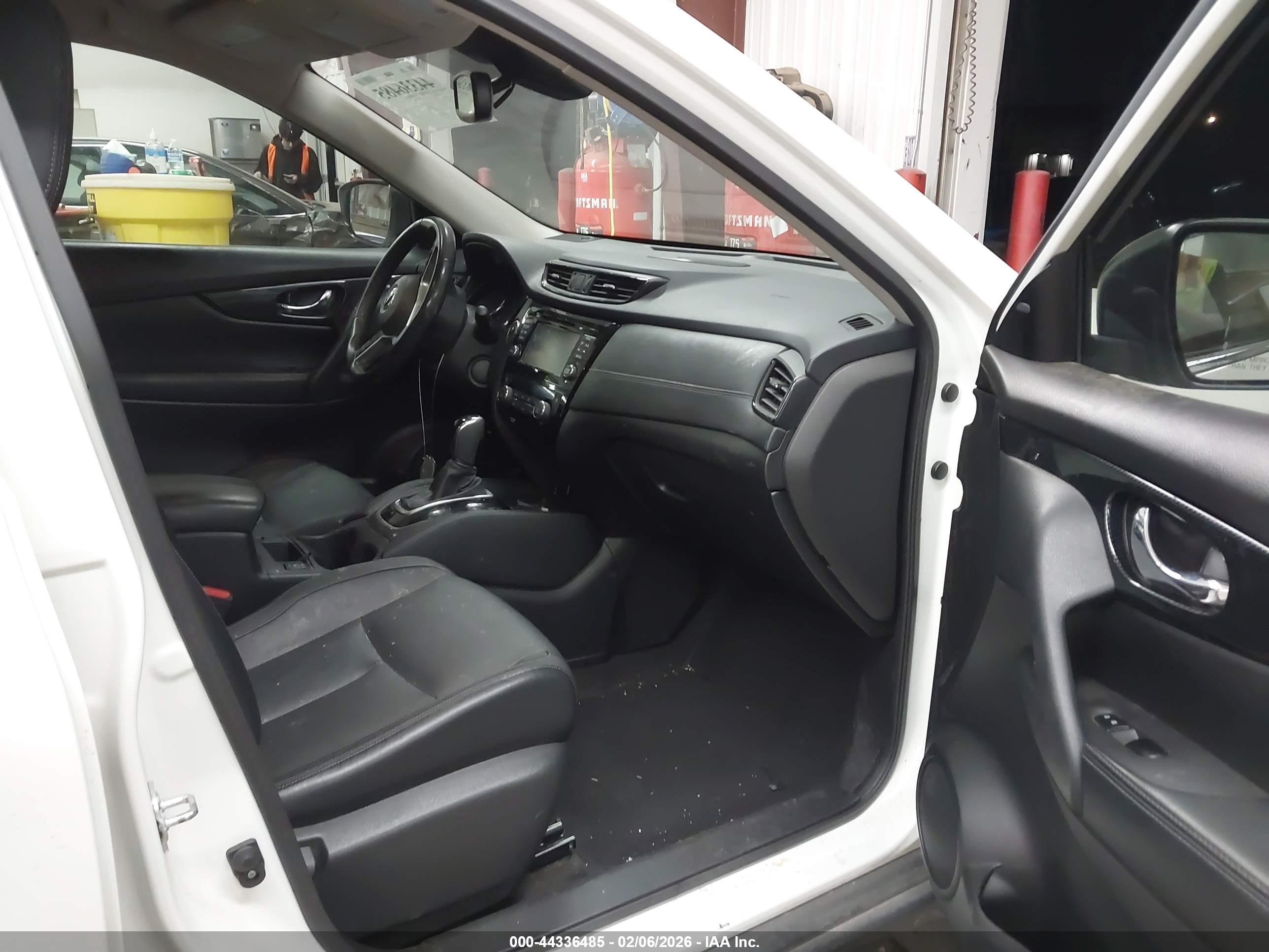 NISSAN ROGUE image 5
