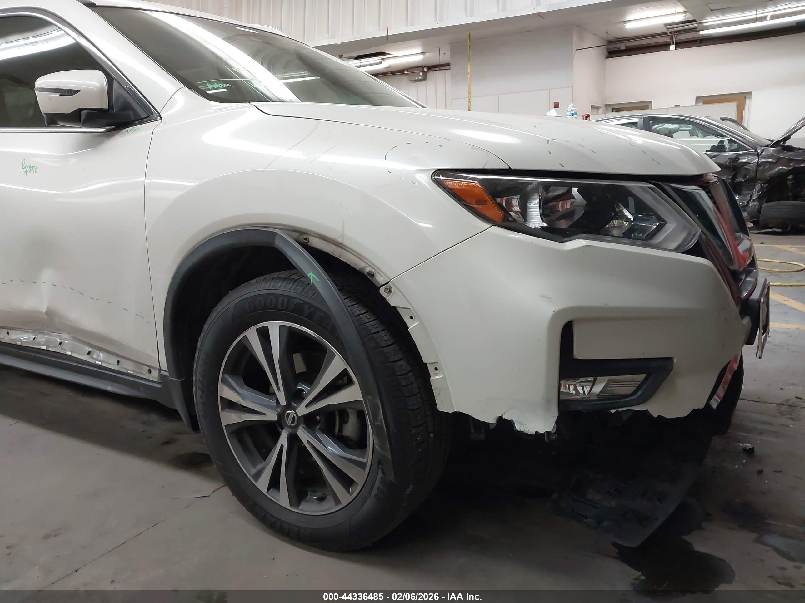NISSAN ROGUE image 6