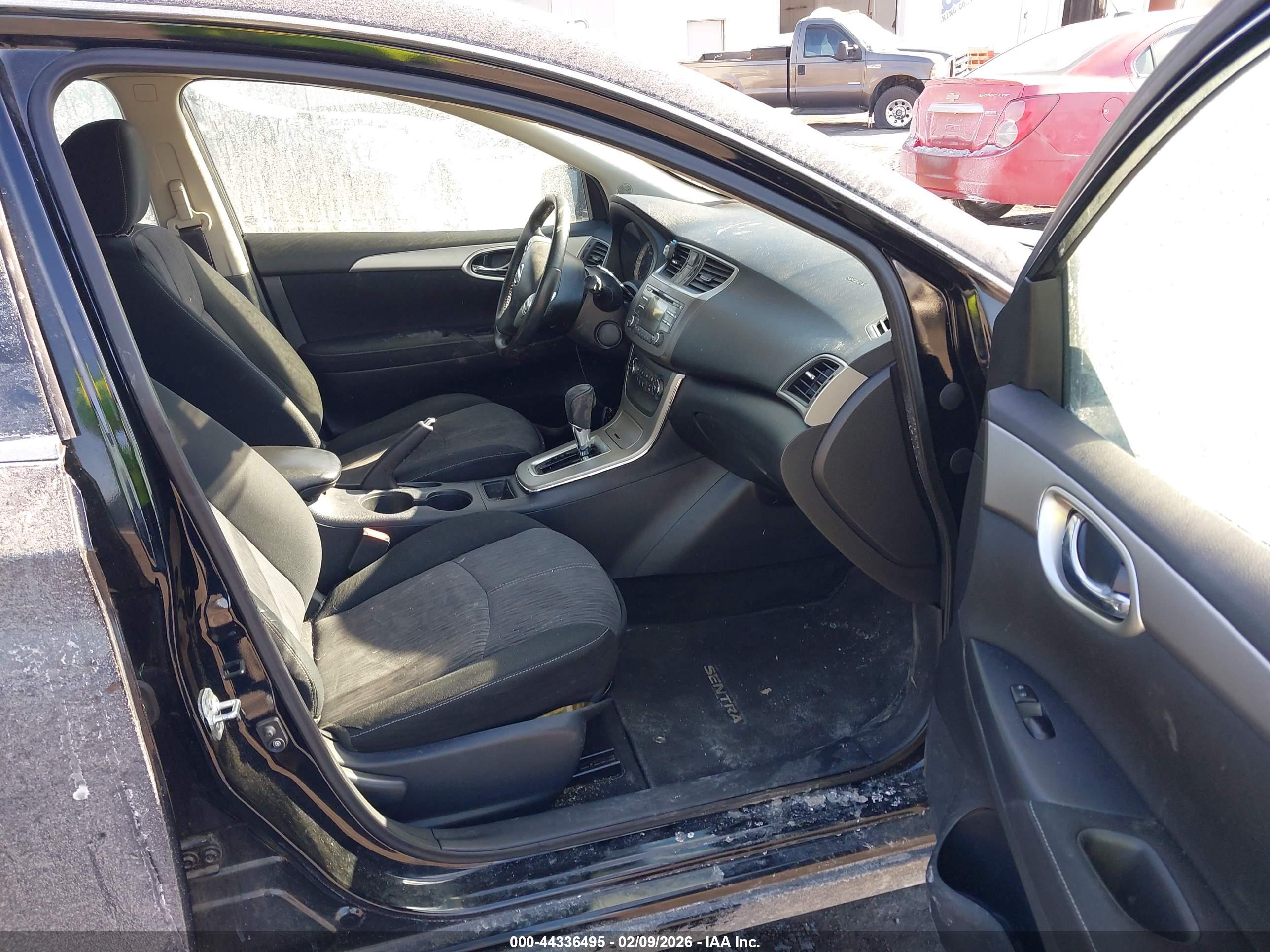 NISSAN SENTRA image 5