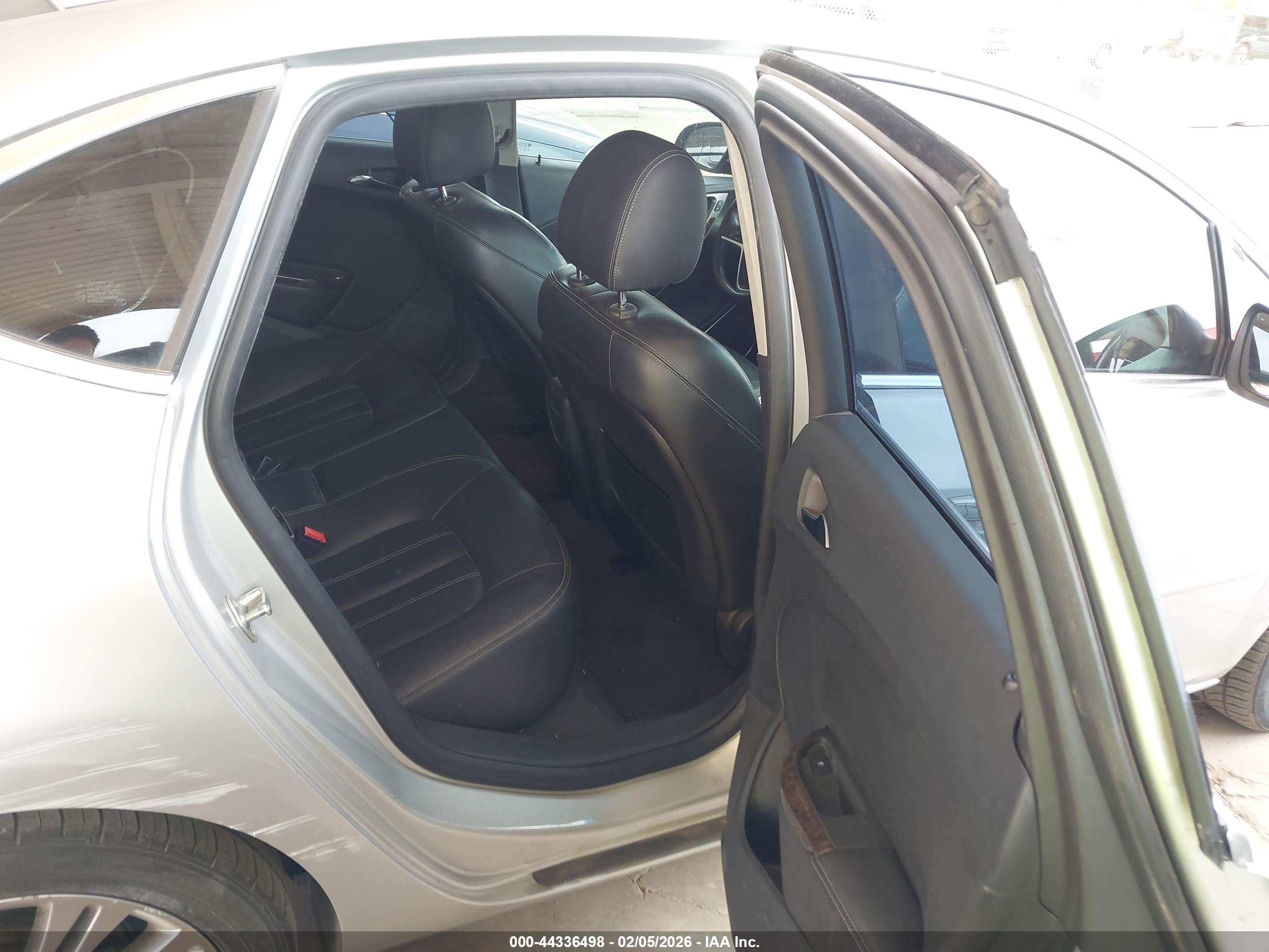 BUICK VERANO image 8
