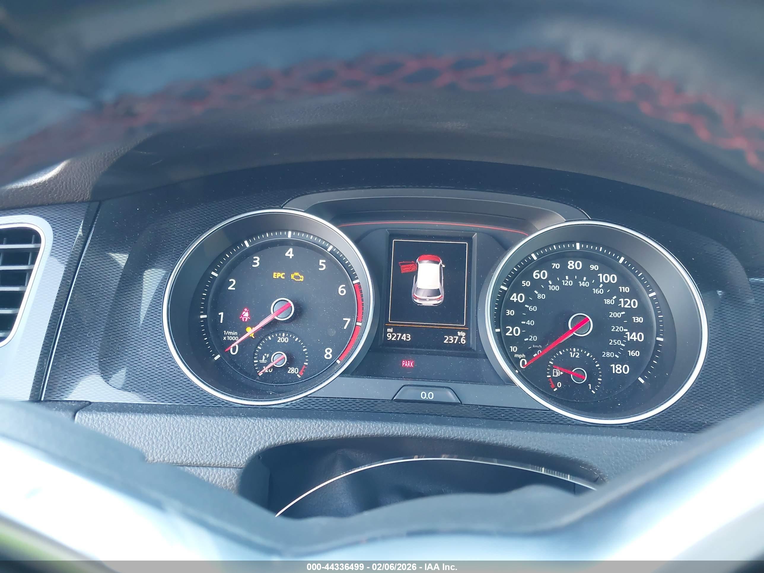 VOLKSWAGEN GOLF image 7