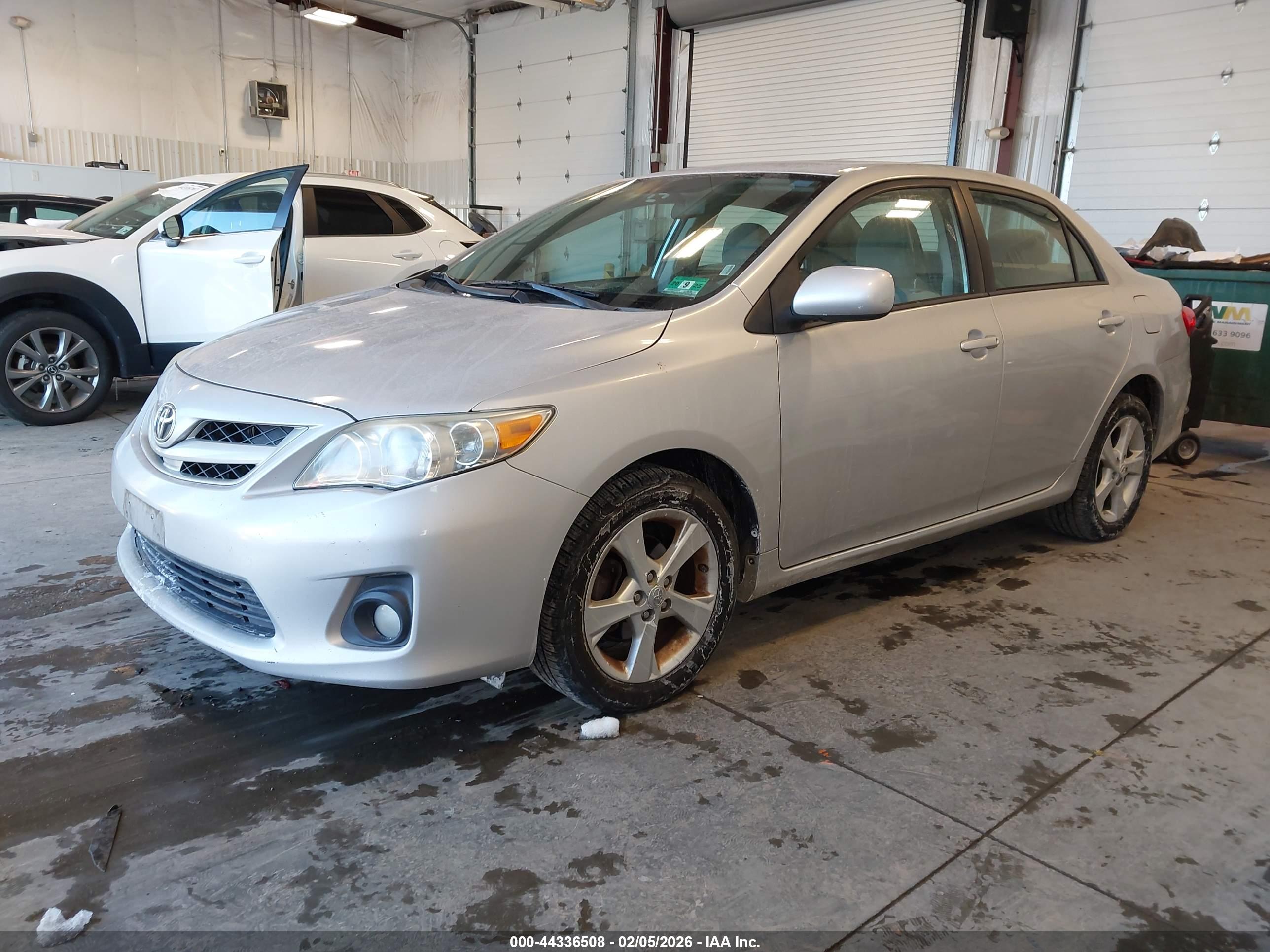 TOYOTA COROLLA image 2