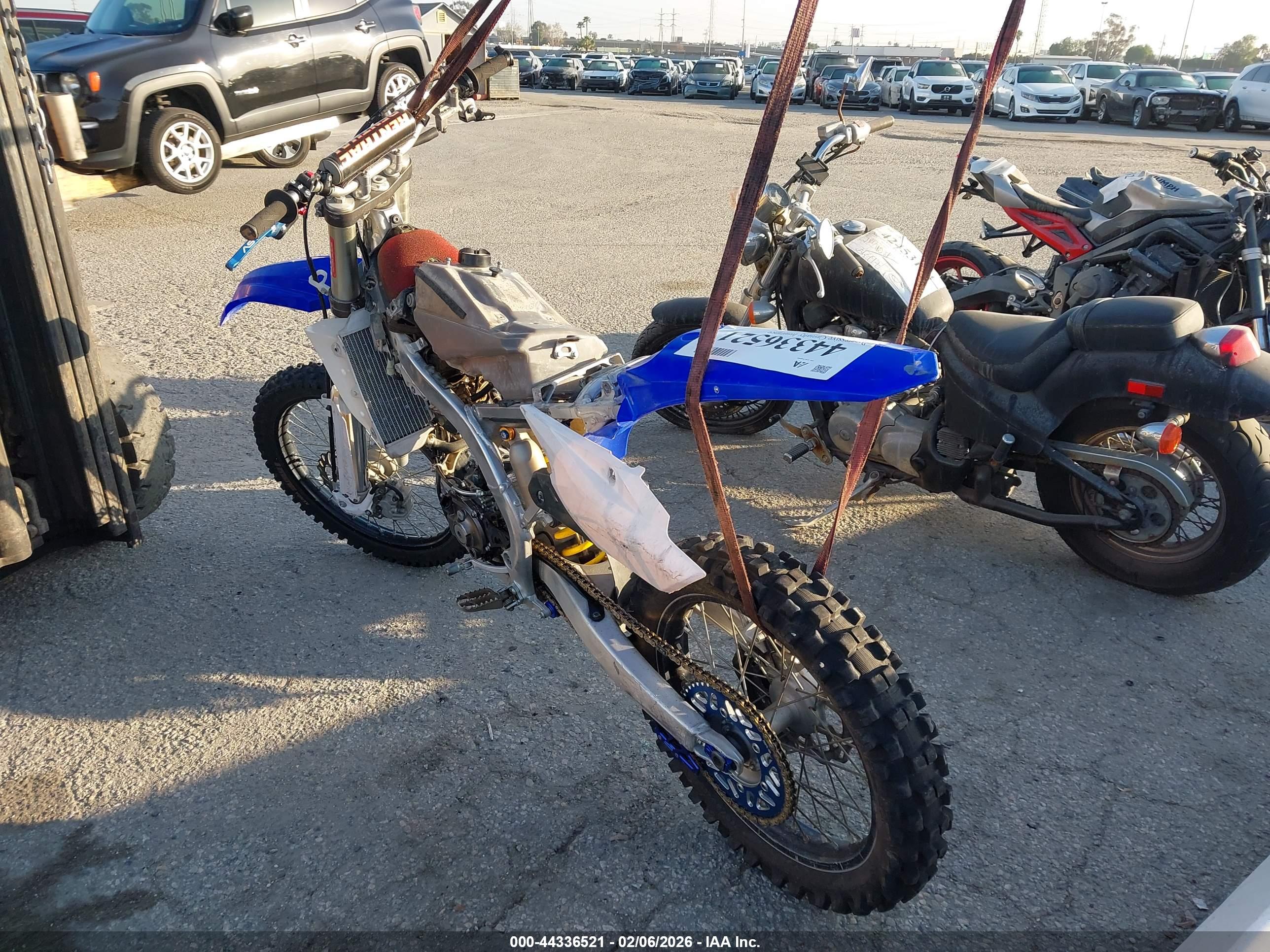 YAMAHA YZ250 image 3