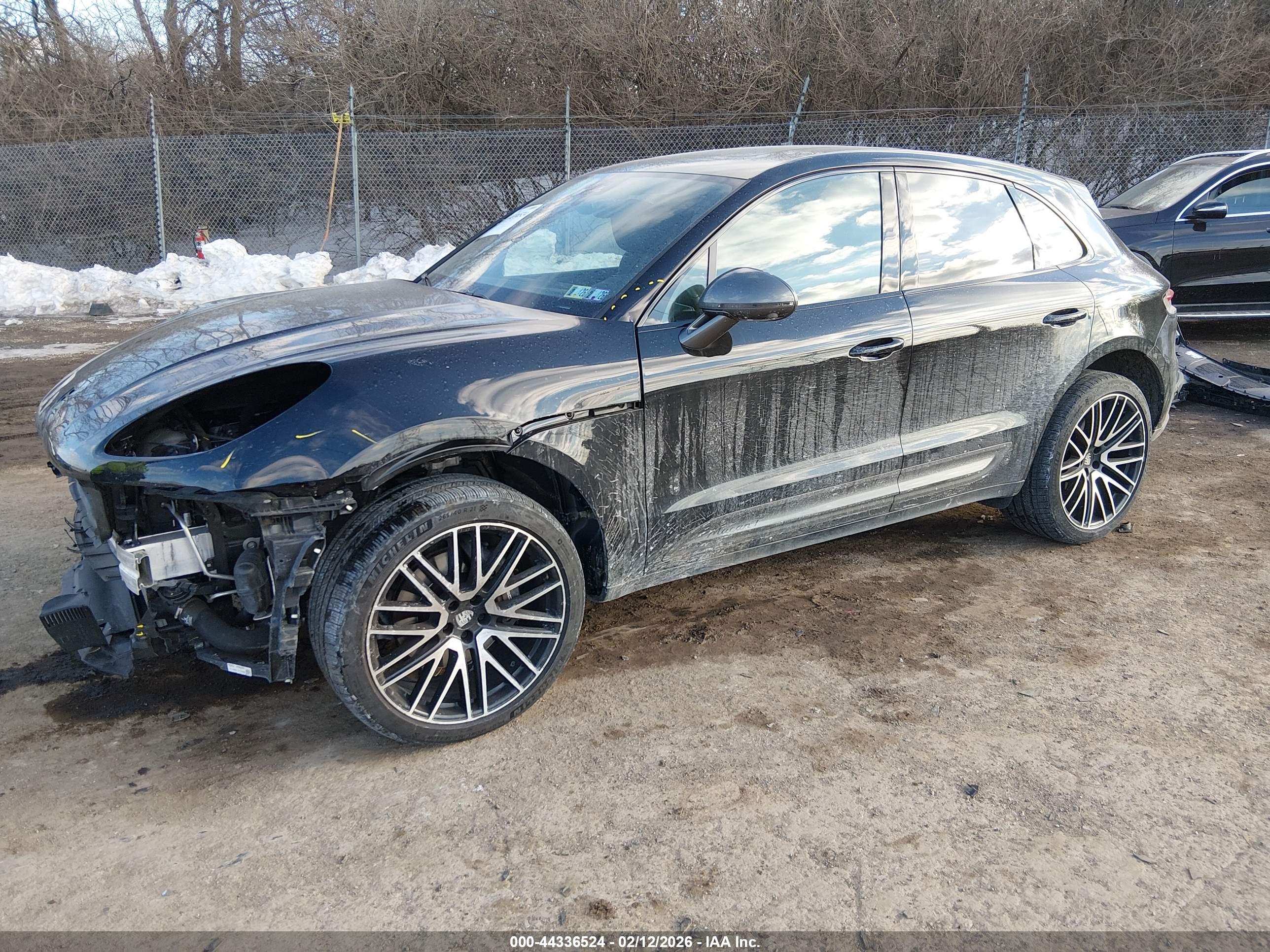 PORSCHE MACAN image 2