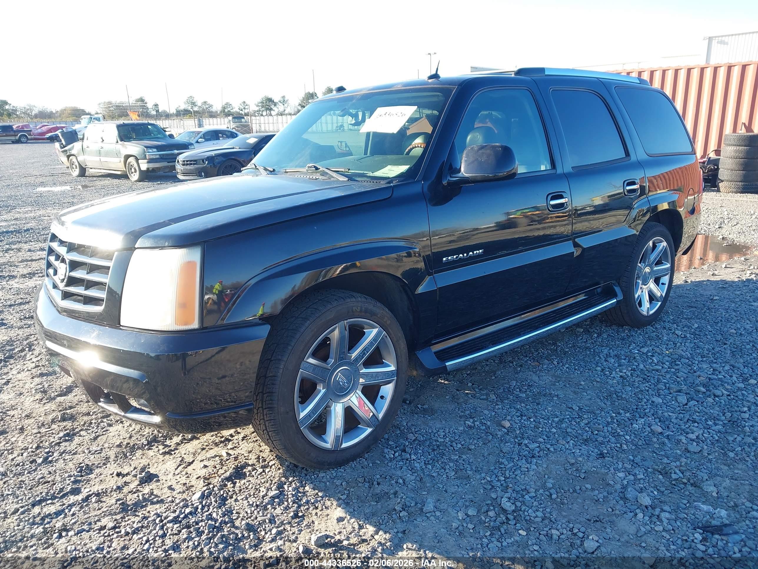 CADILLAC ESCALADE image 2