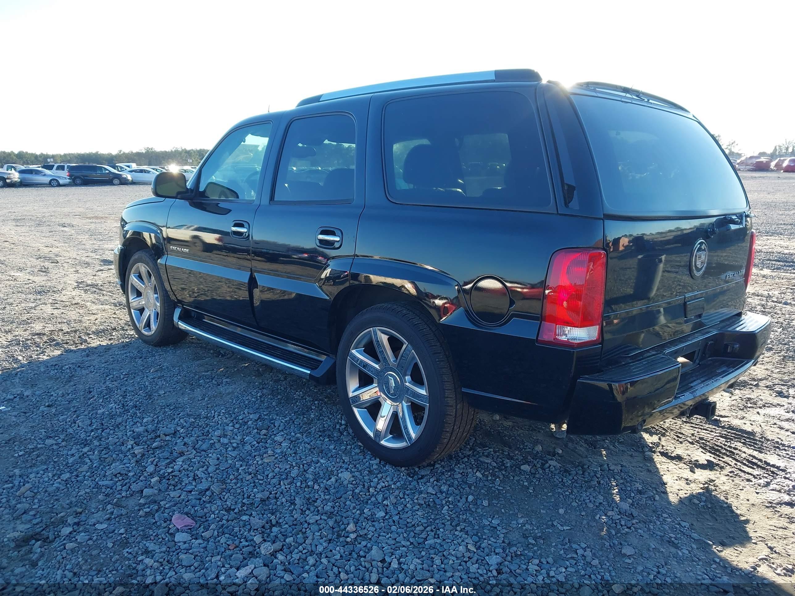 CADILLAC ESCALADE image 3