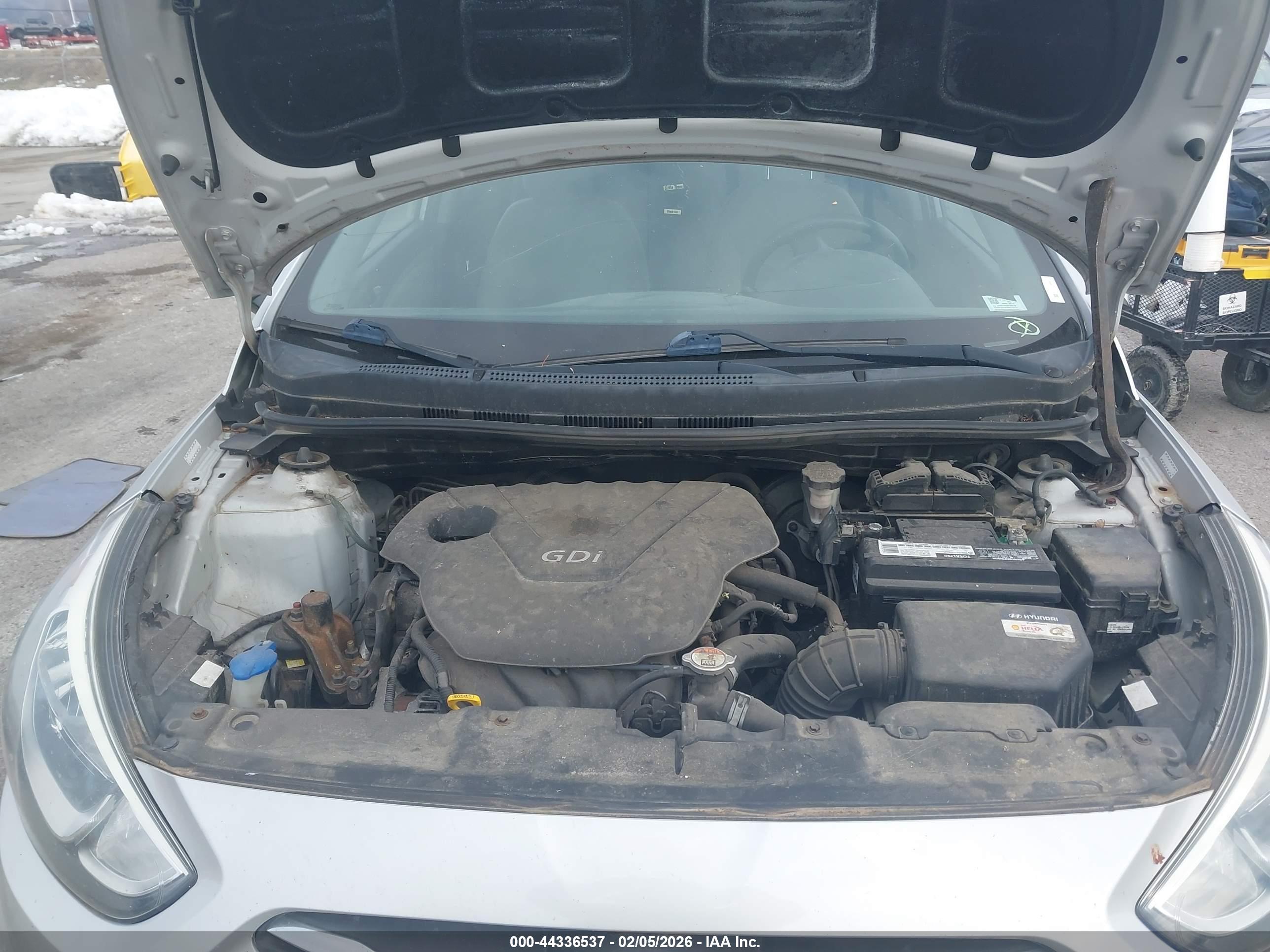 HYUNDAI ACCENT image 10