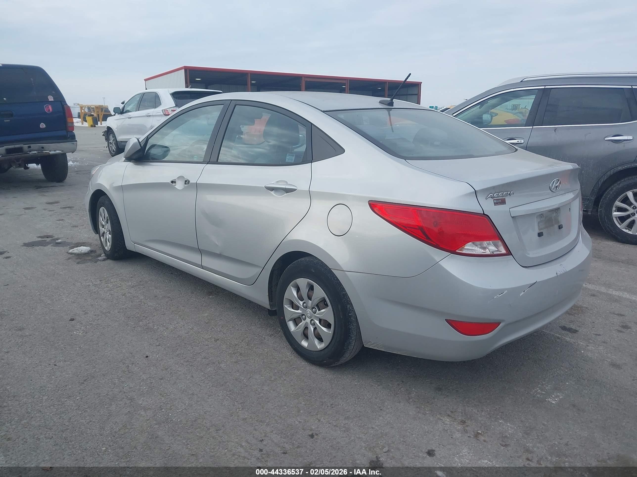 HYUNDAI ACCENT image 3