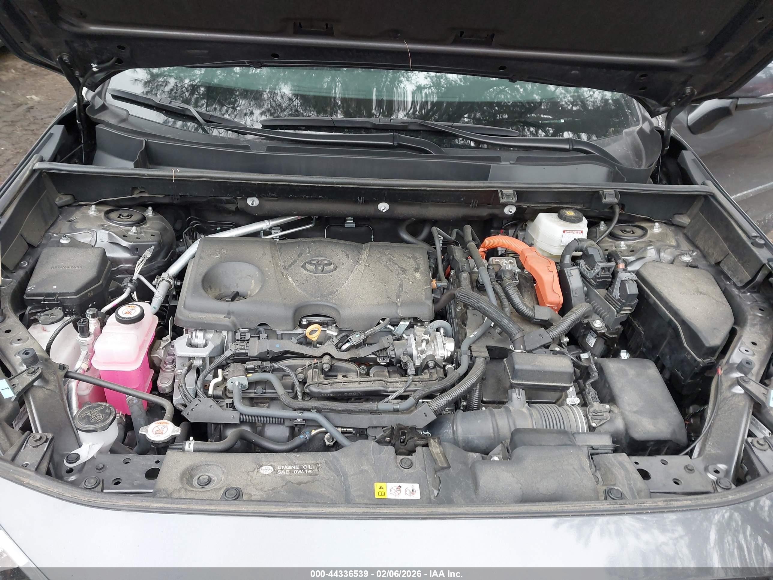 TOYOTA RAV4 image 10