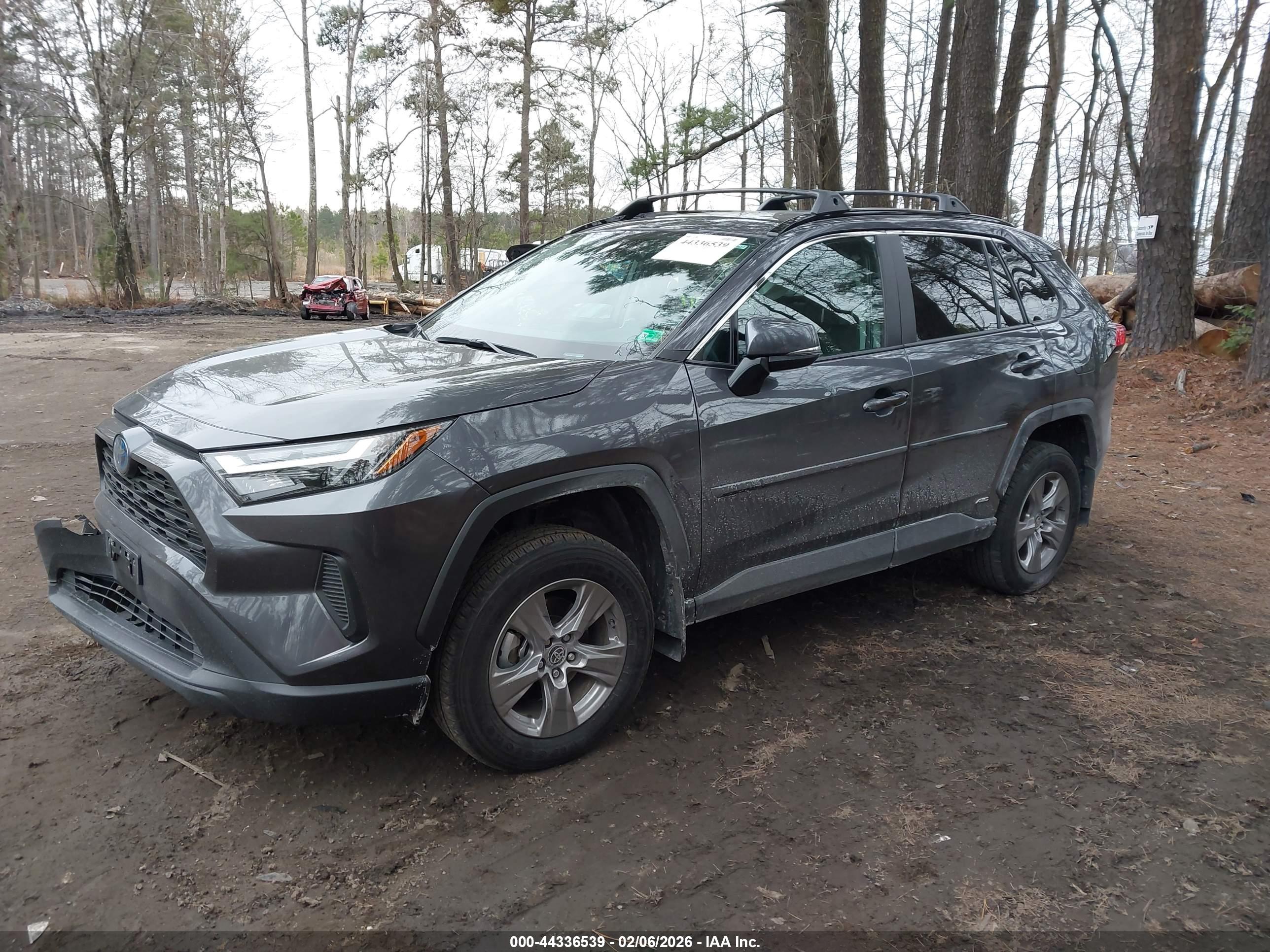 TOYOTA RAV4 image 2
