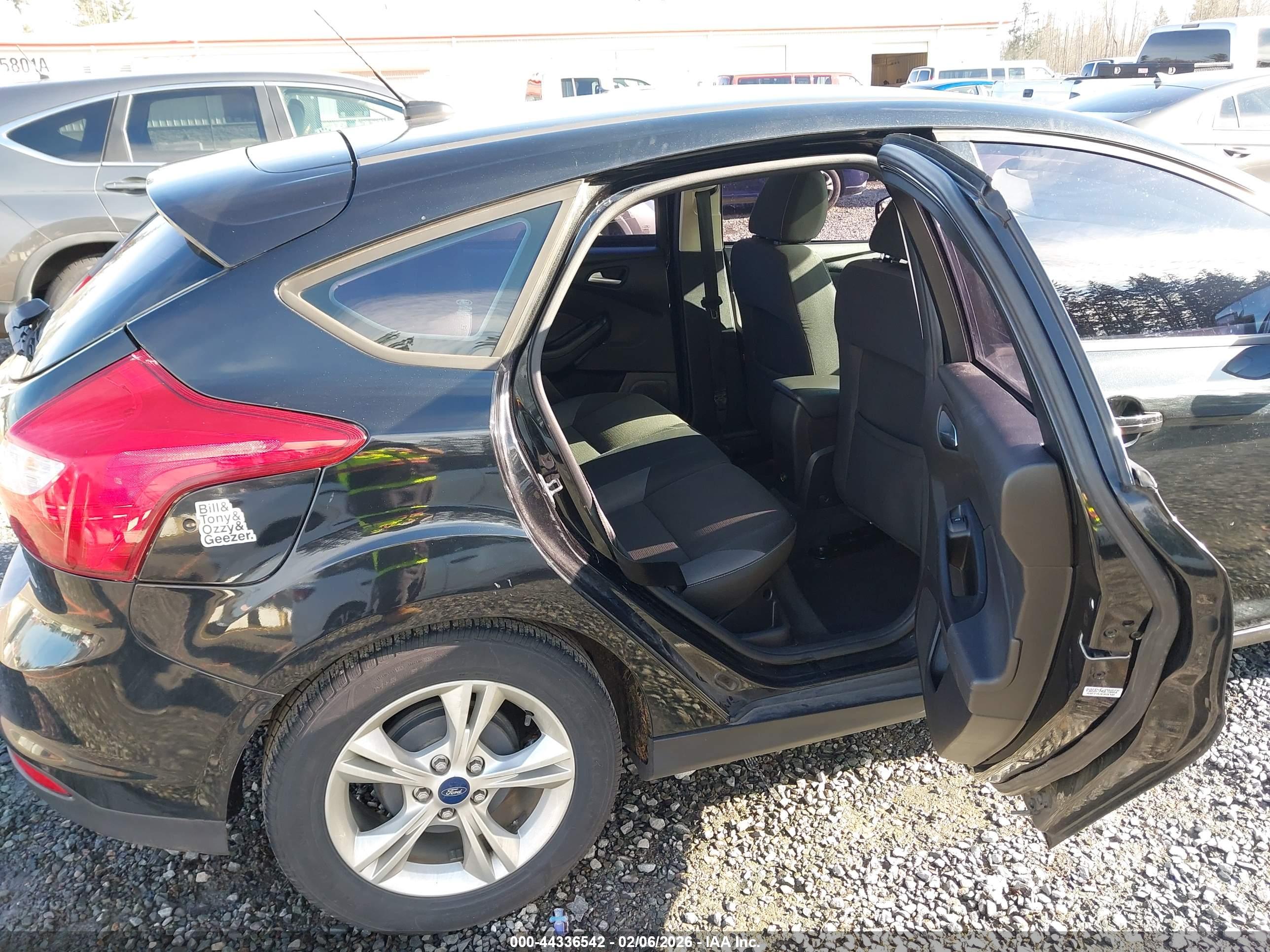FORD FOCUS image 8