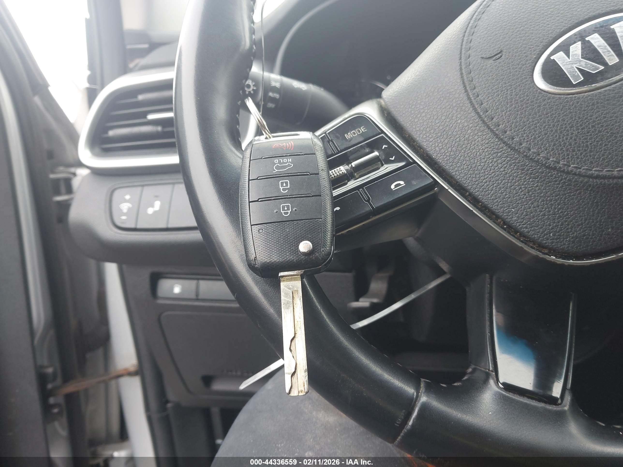 KIA SORENTO image 11