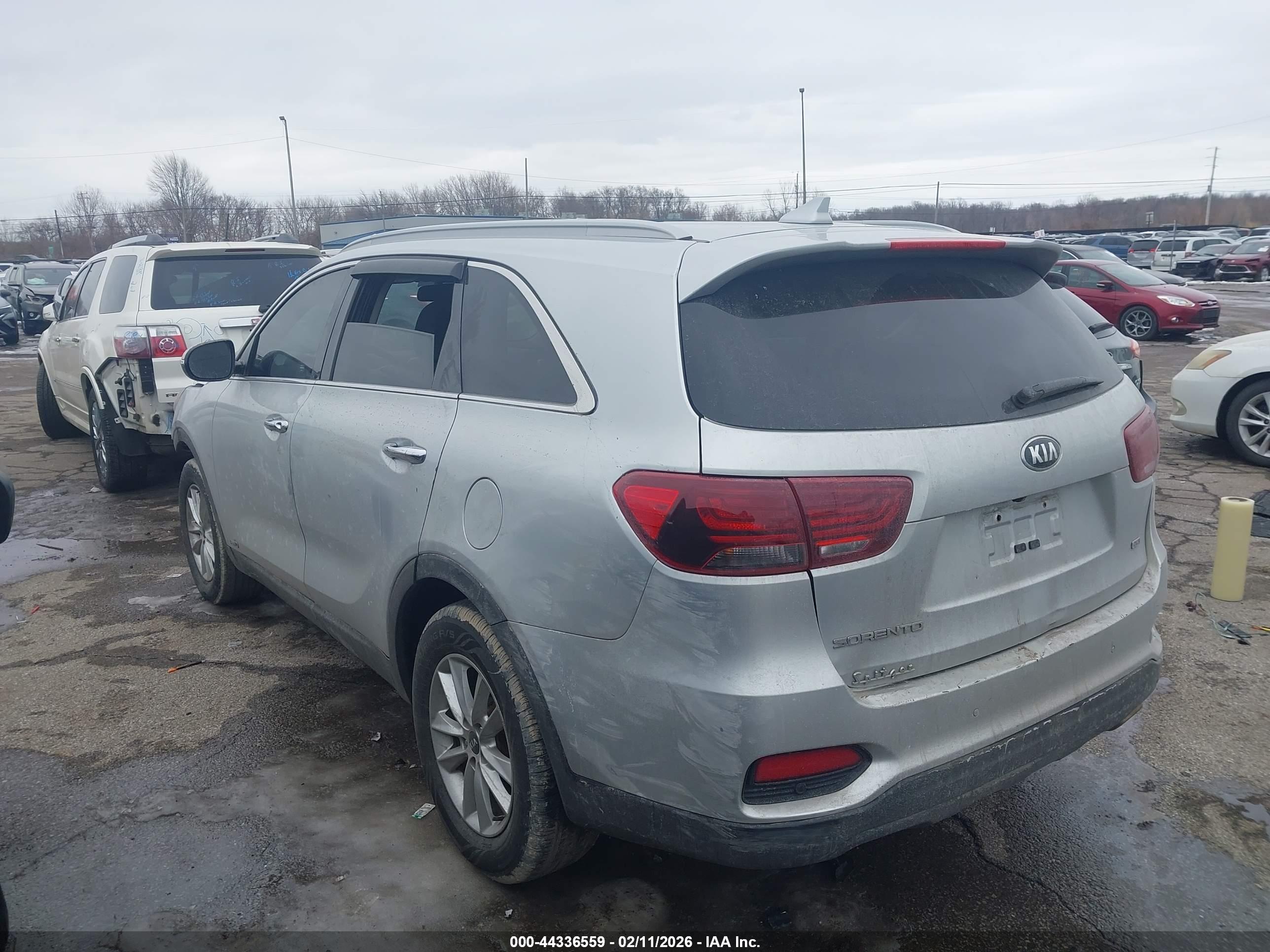 KIA SORENTO image 3