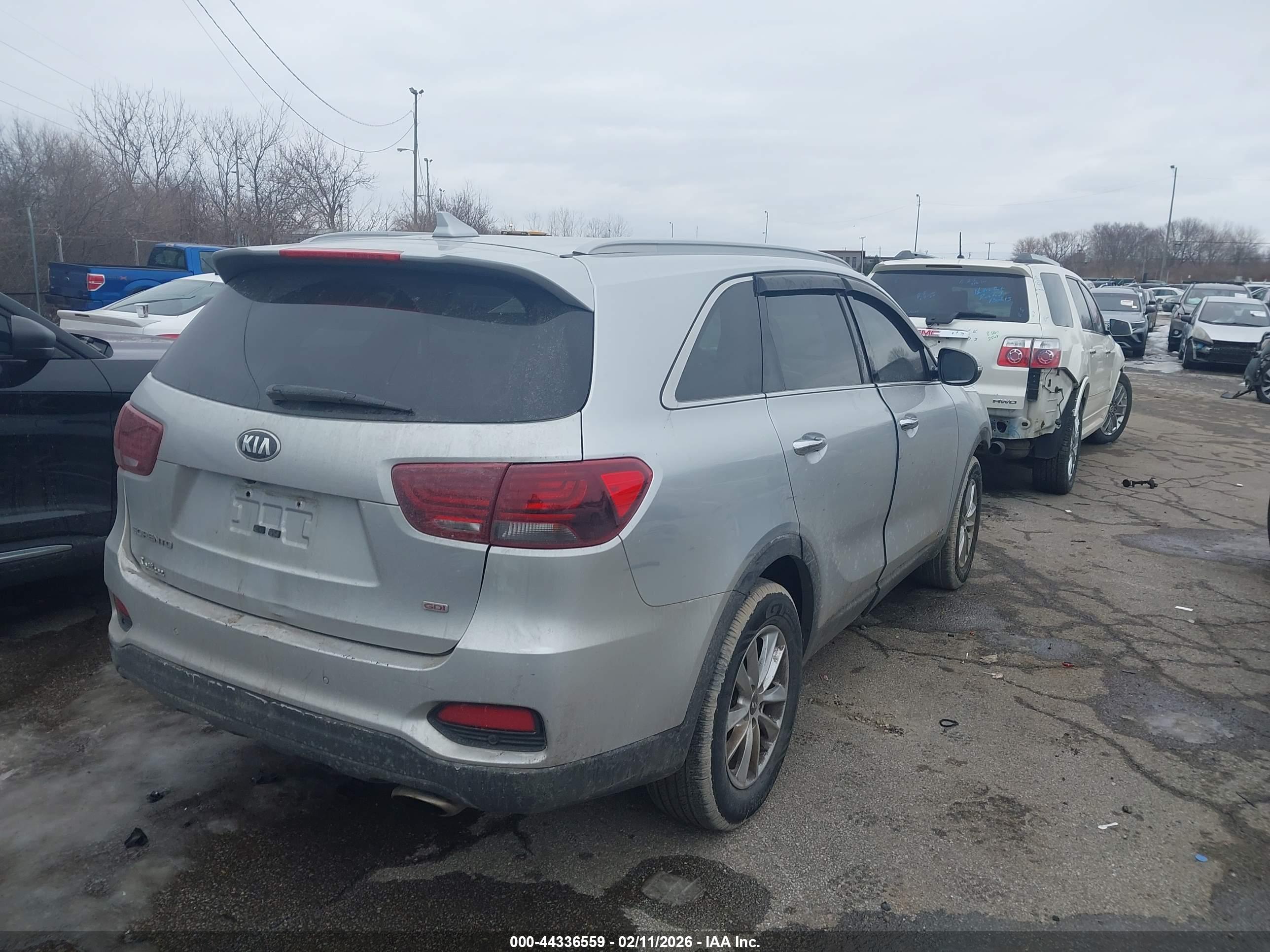 KIA SORENTO image 4