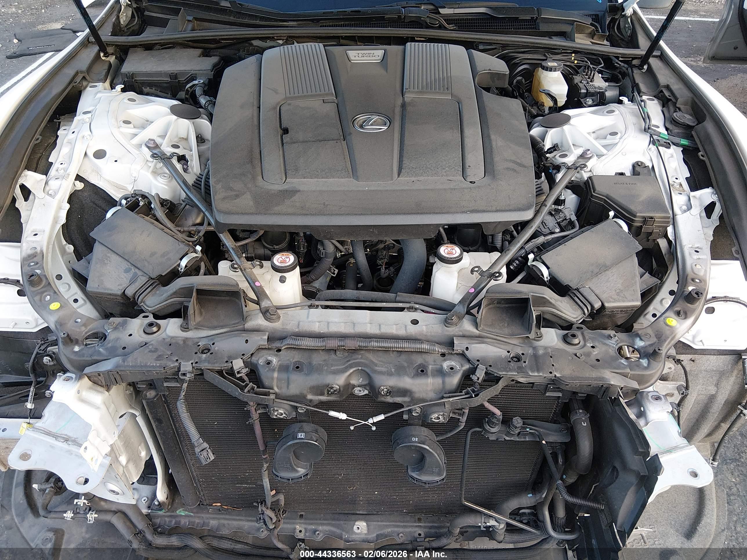 LEXUS LS image 10