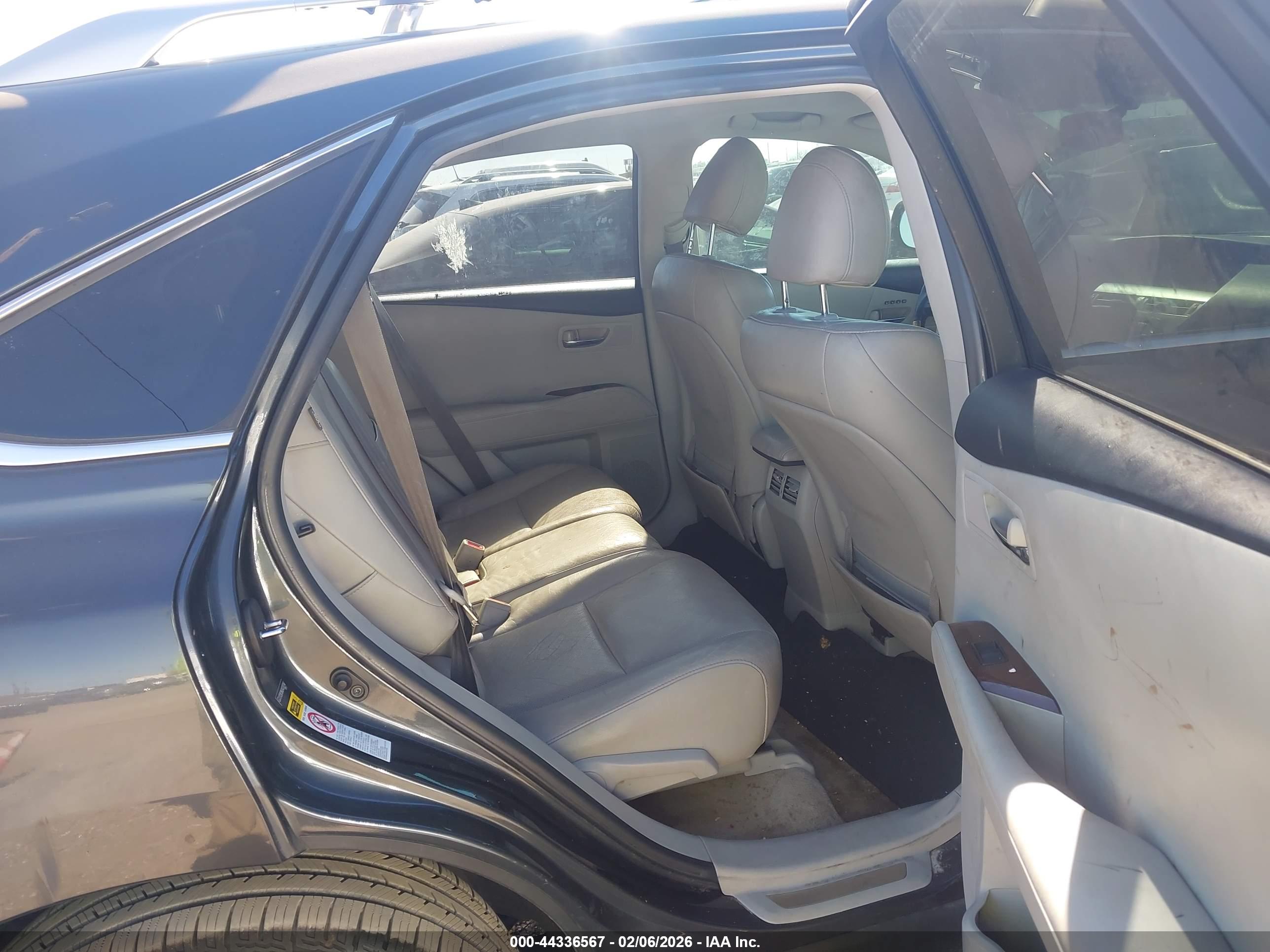 LEXUS RX image 8