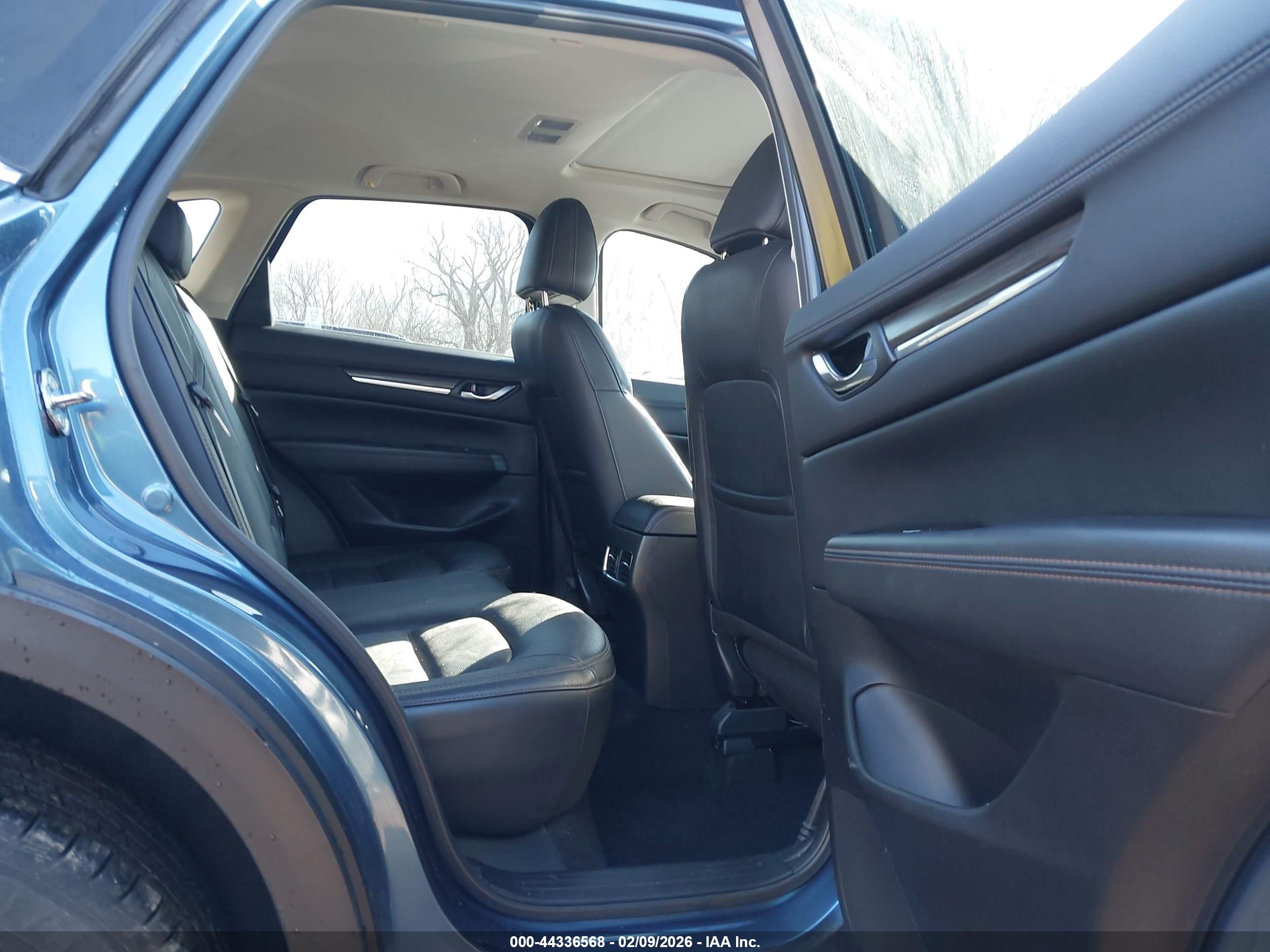 MAZDA CX-5 image 8