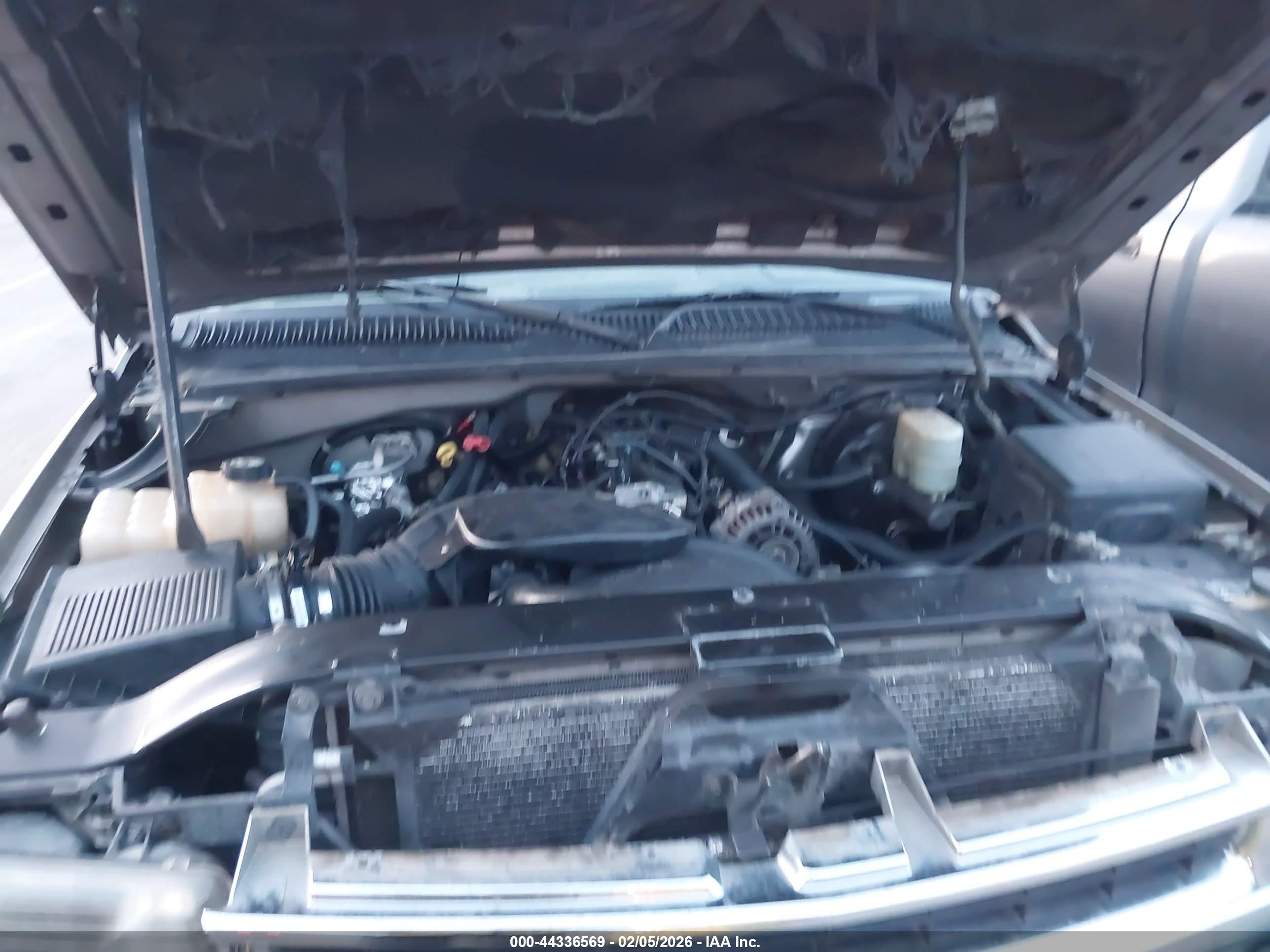 CHEVROLET SILVERADO image 10