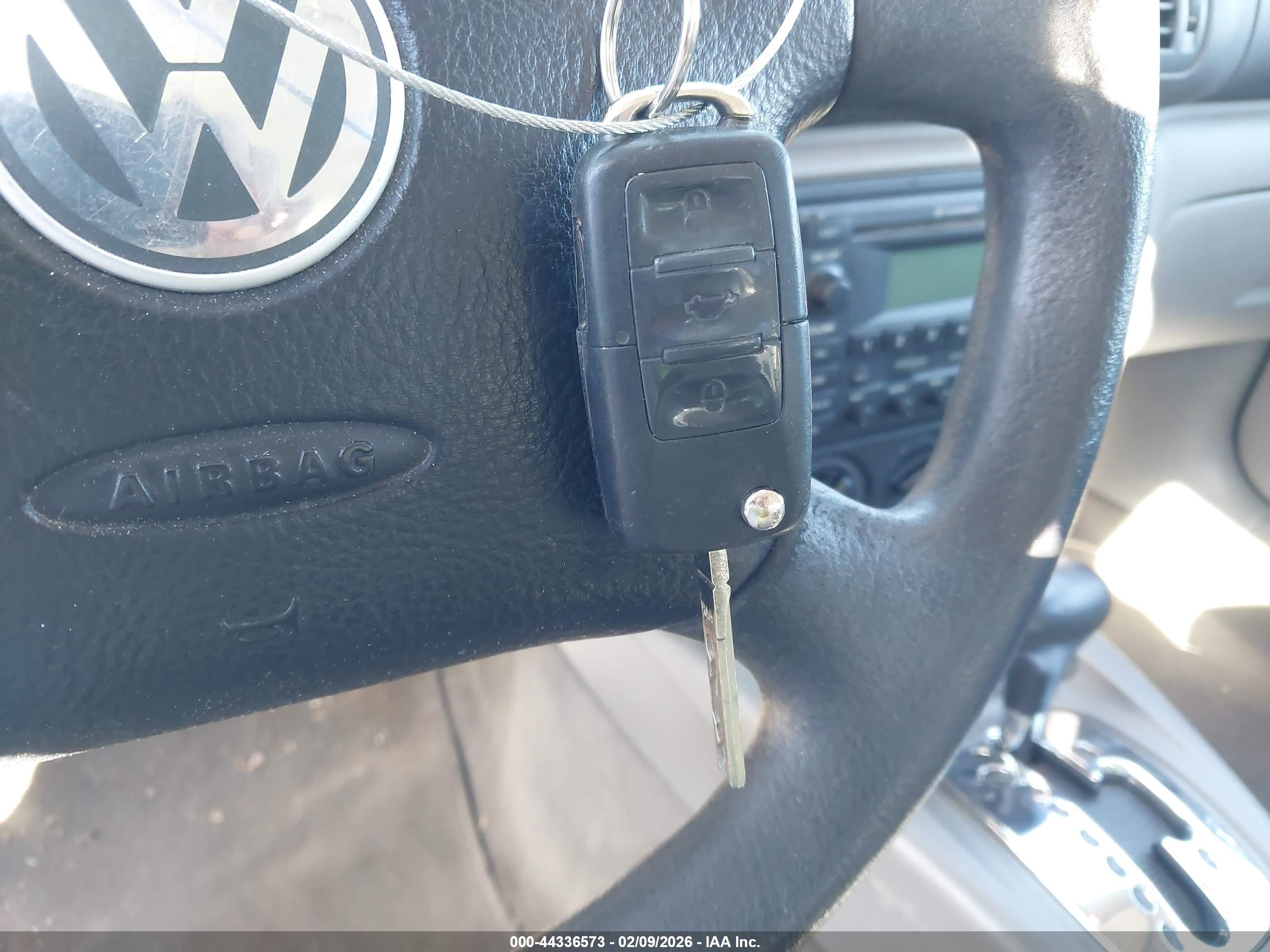 VOLKSWAGEN PASSAT image 11