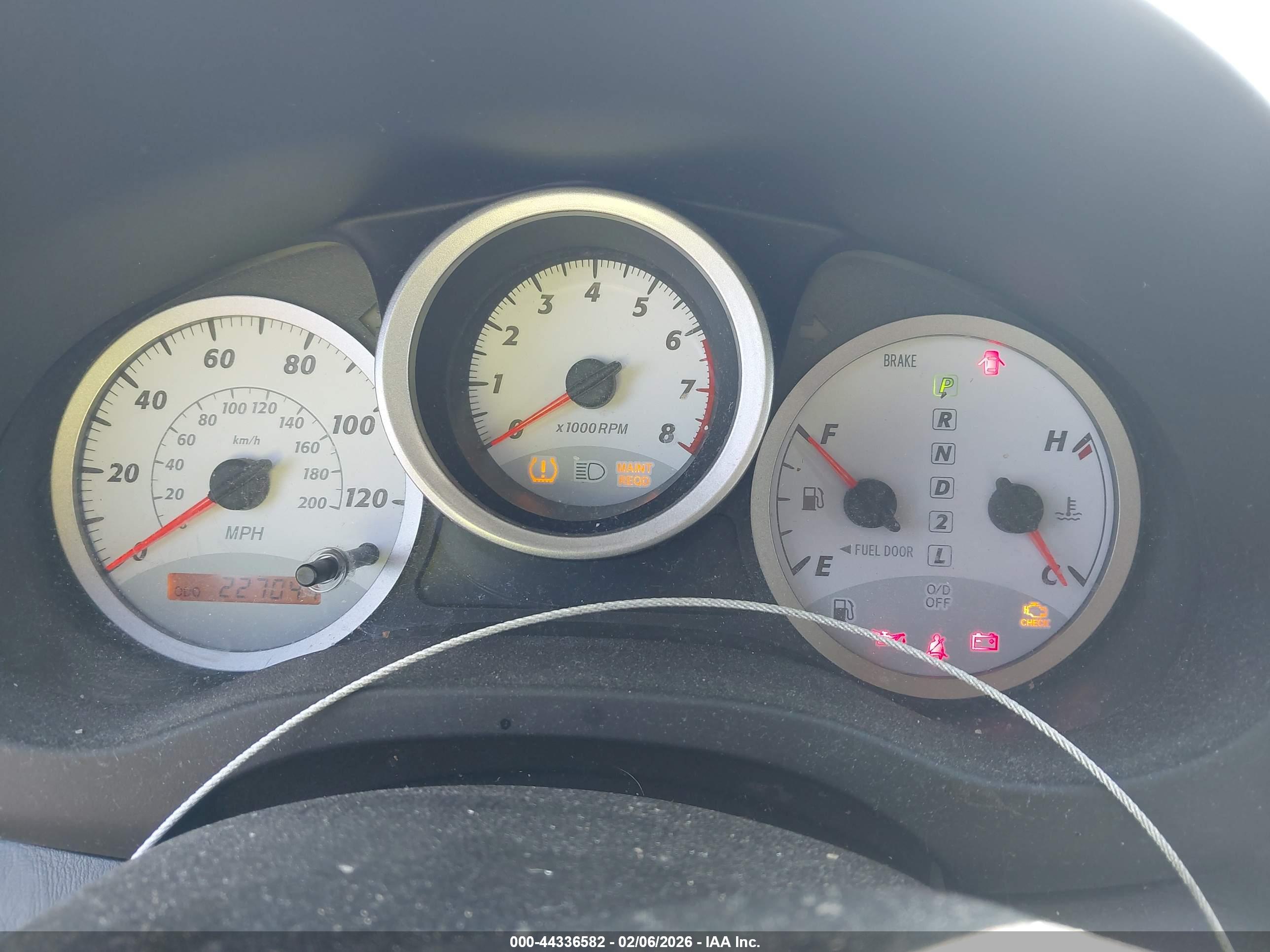TOYOTA RAV4 image 7