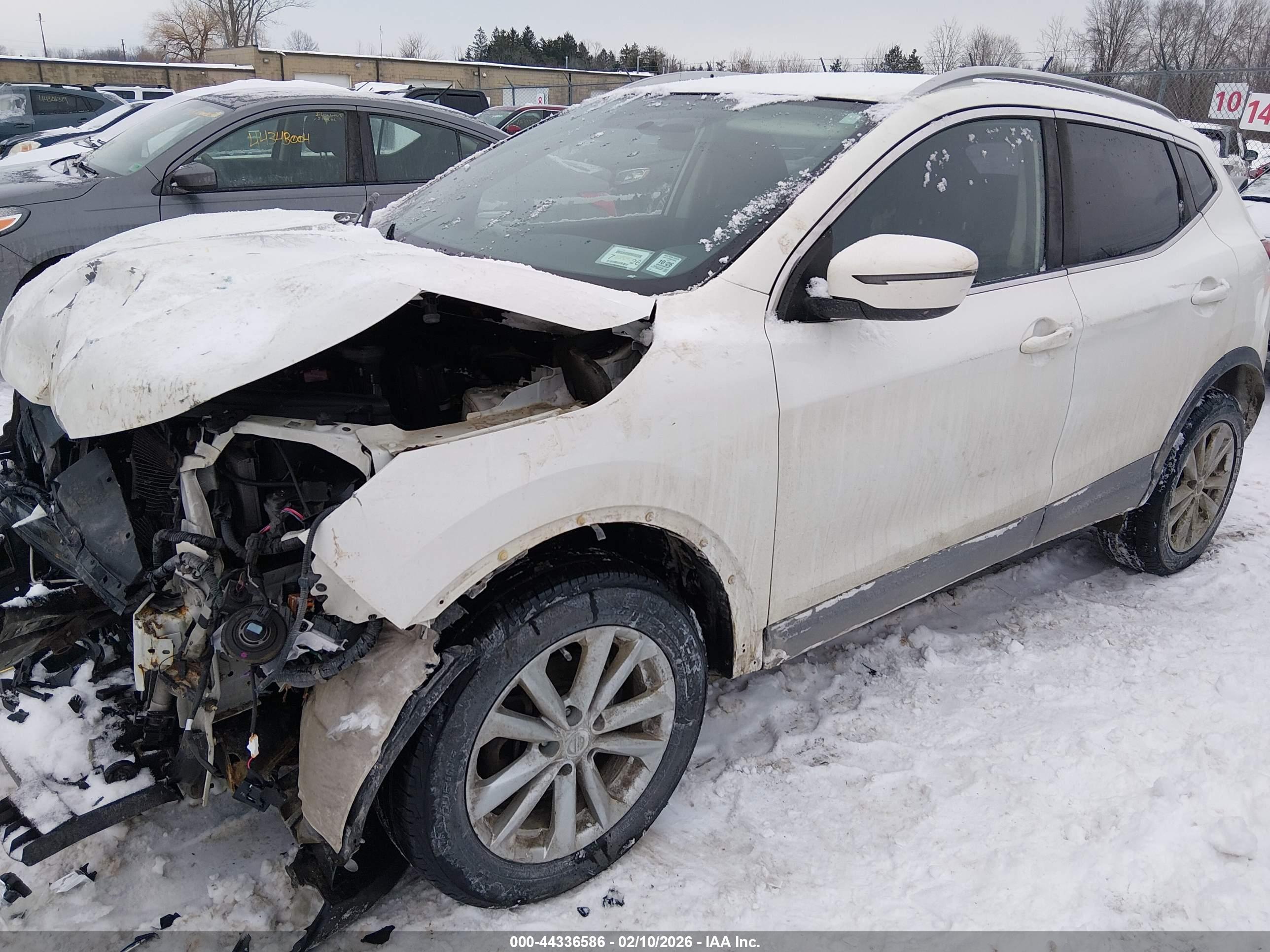 NISSAN ROGUE image 2