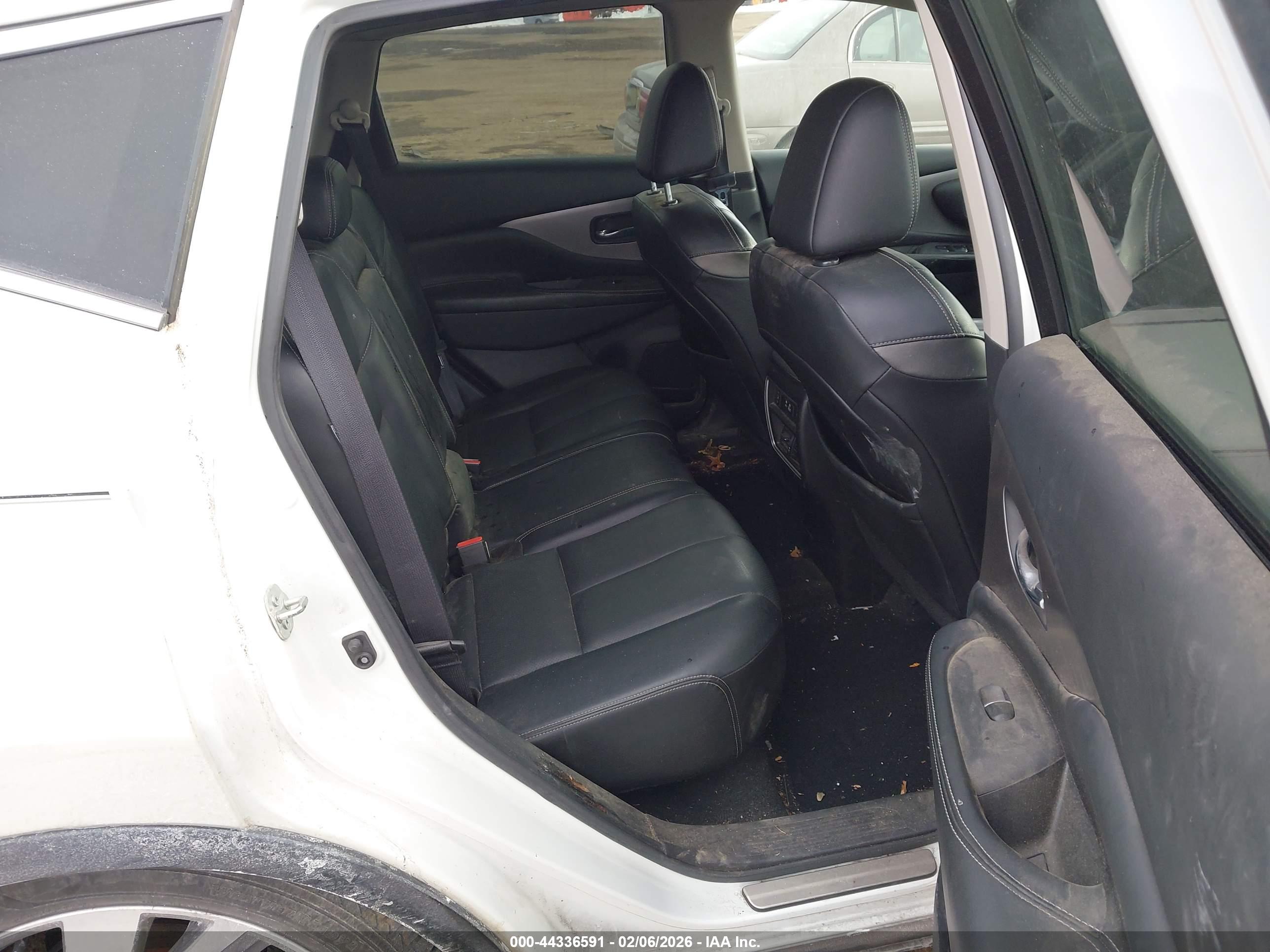 NISSAN MURANO image 8