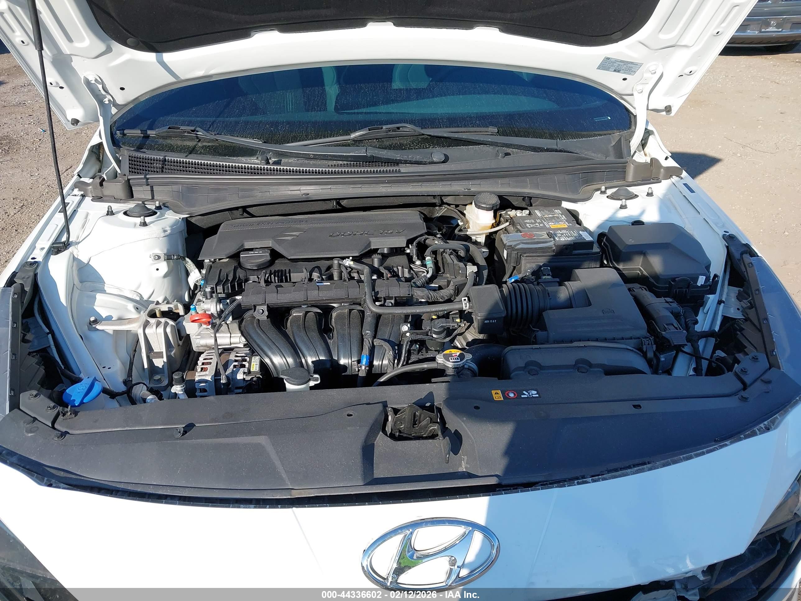 HYUNDAI ELANTRA image 10