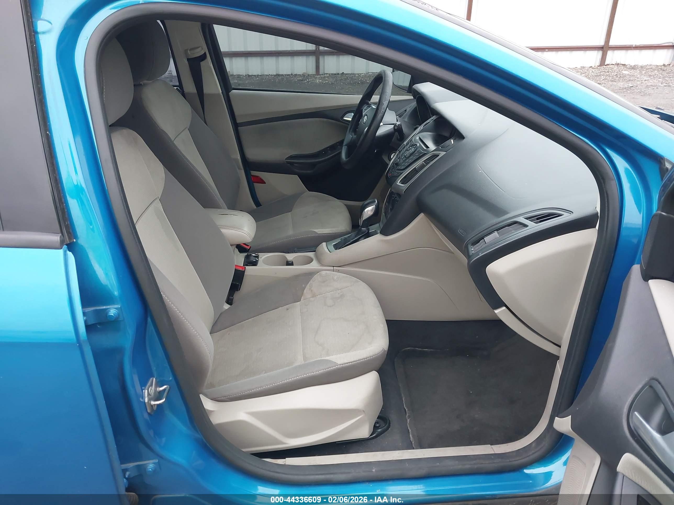 FORD FOCUS image 5