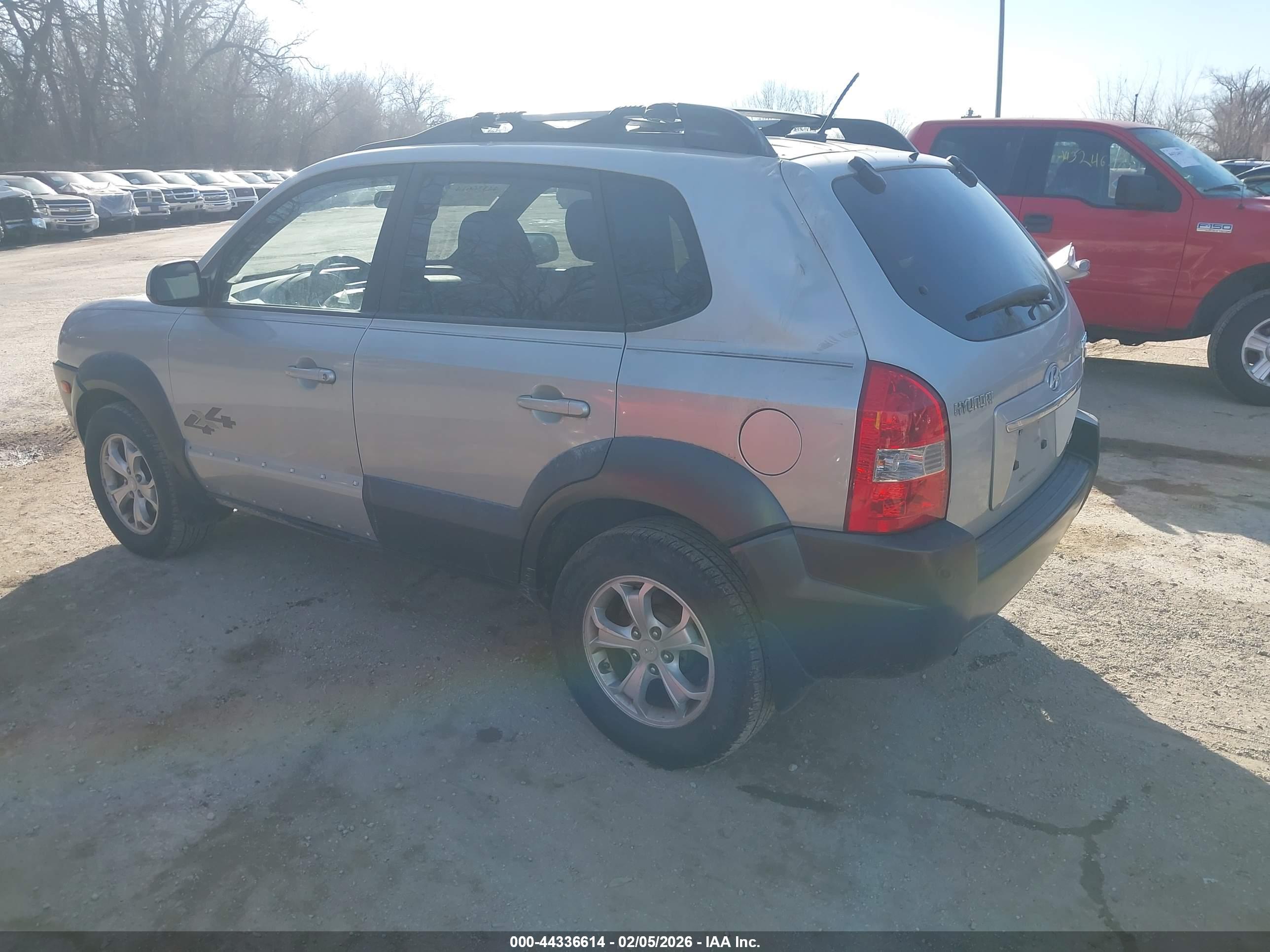 HYUNDAI TUCSON image 3