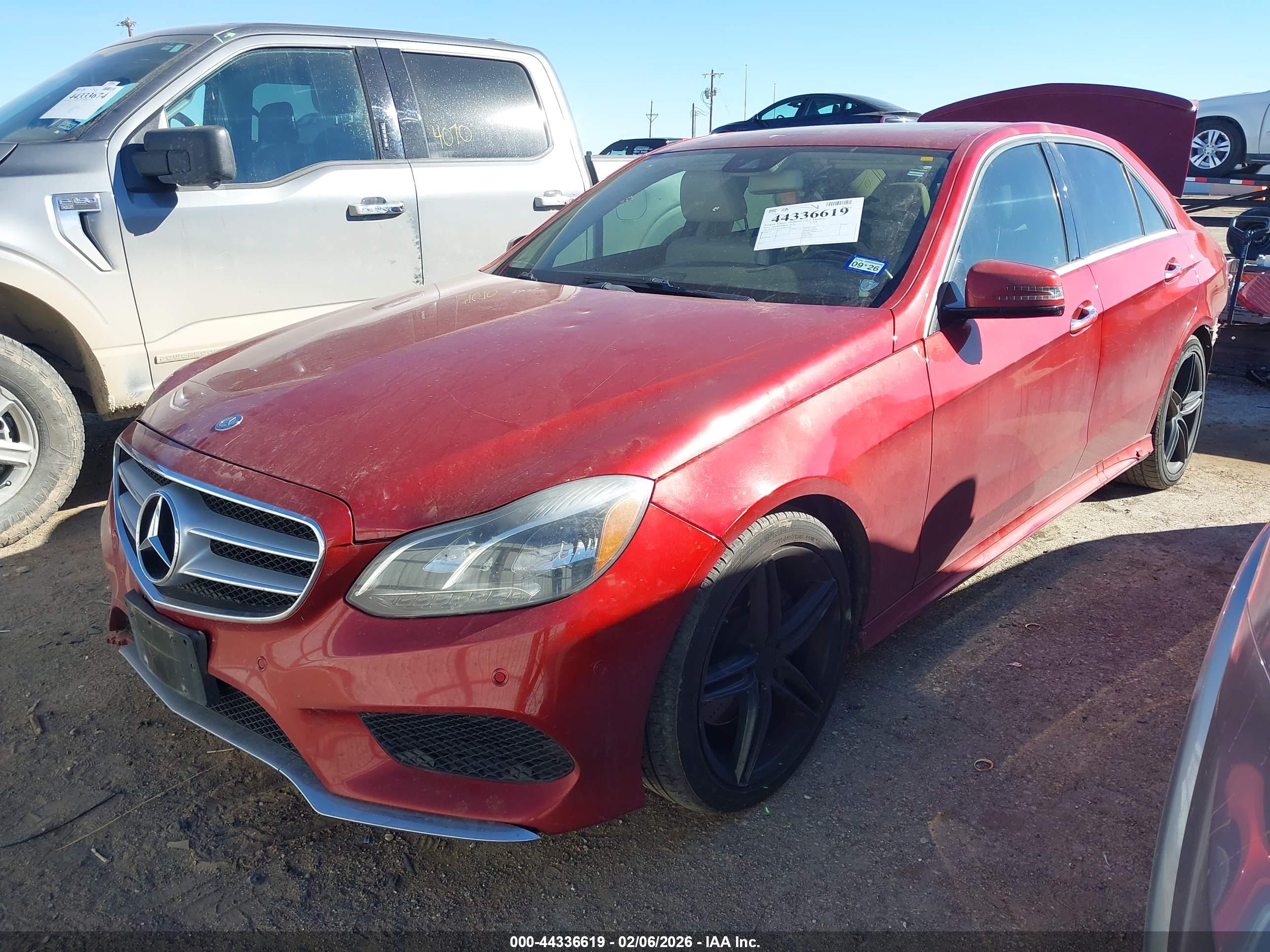 MERCEDES-BENZ E image 2
