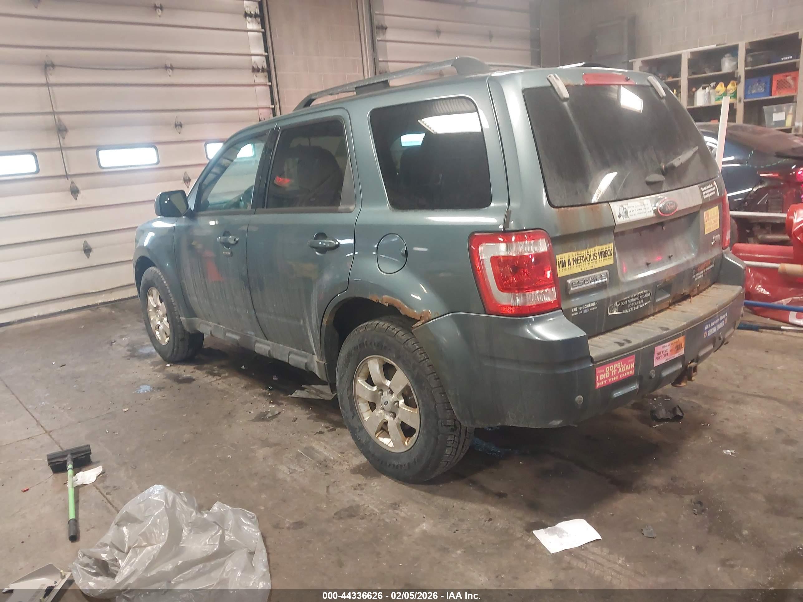 FORD ESCAPE image 3