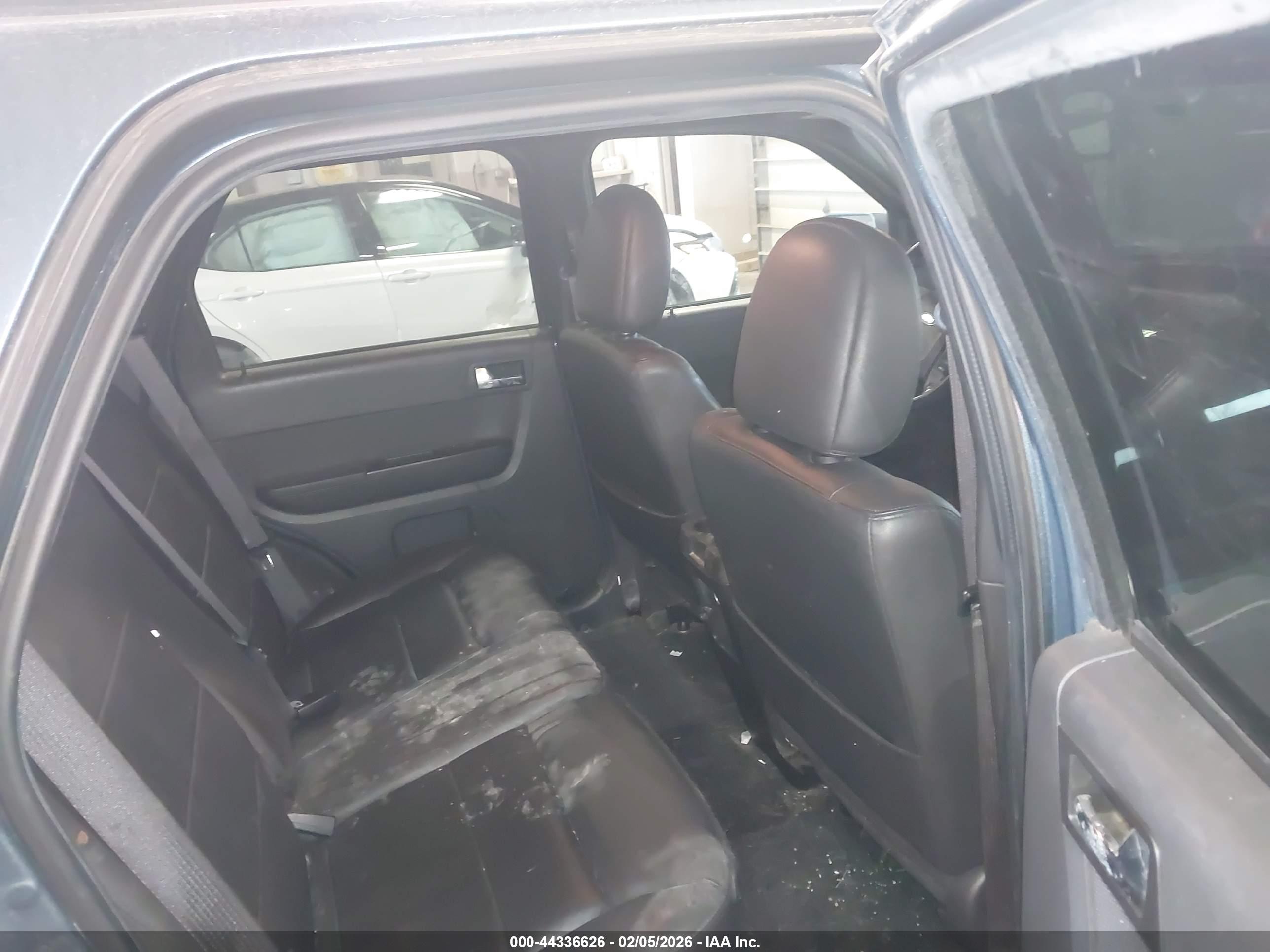 FORD ESCAPE image 8