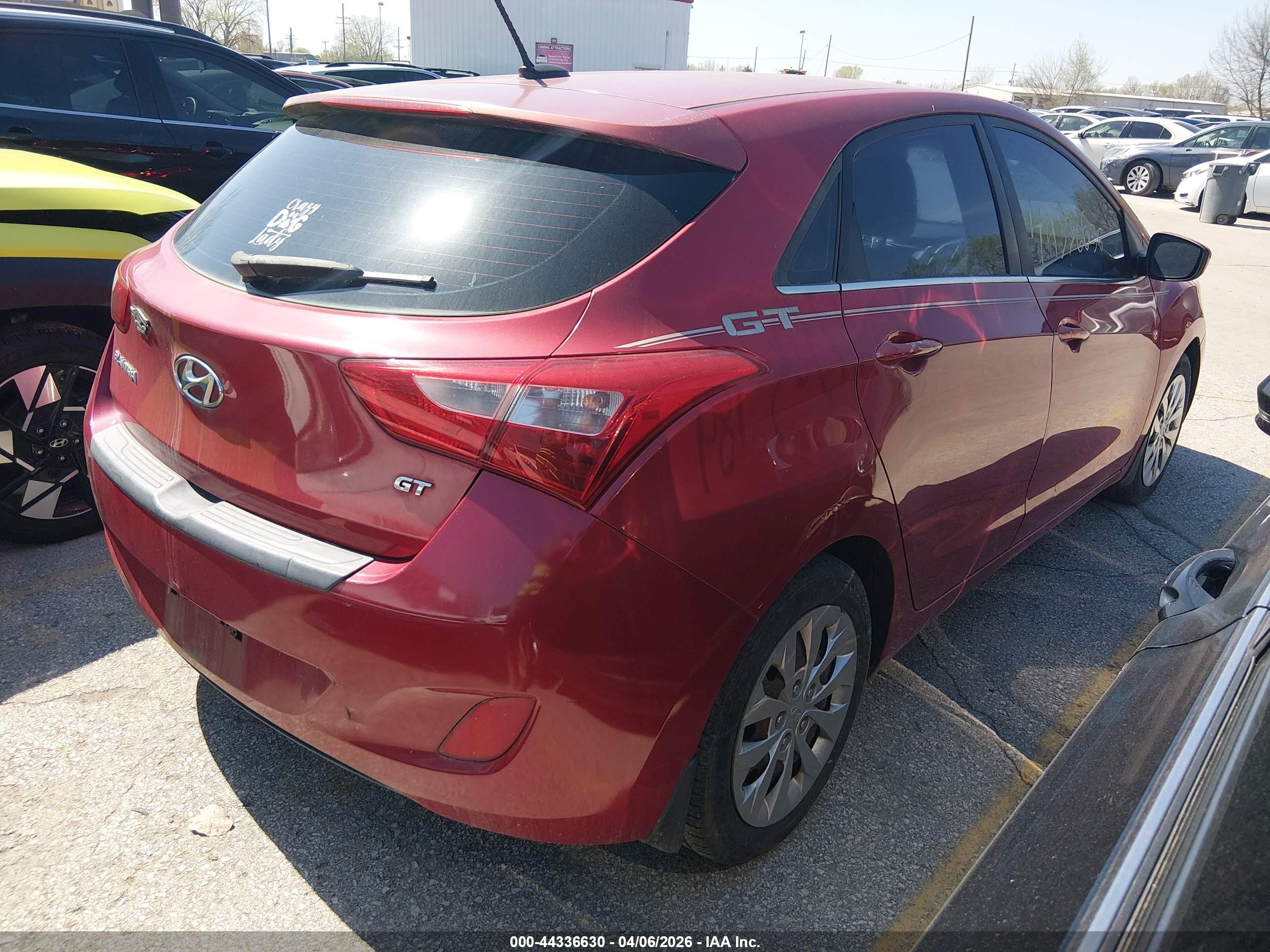 HYUNDAI ELANTRA image 4
