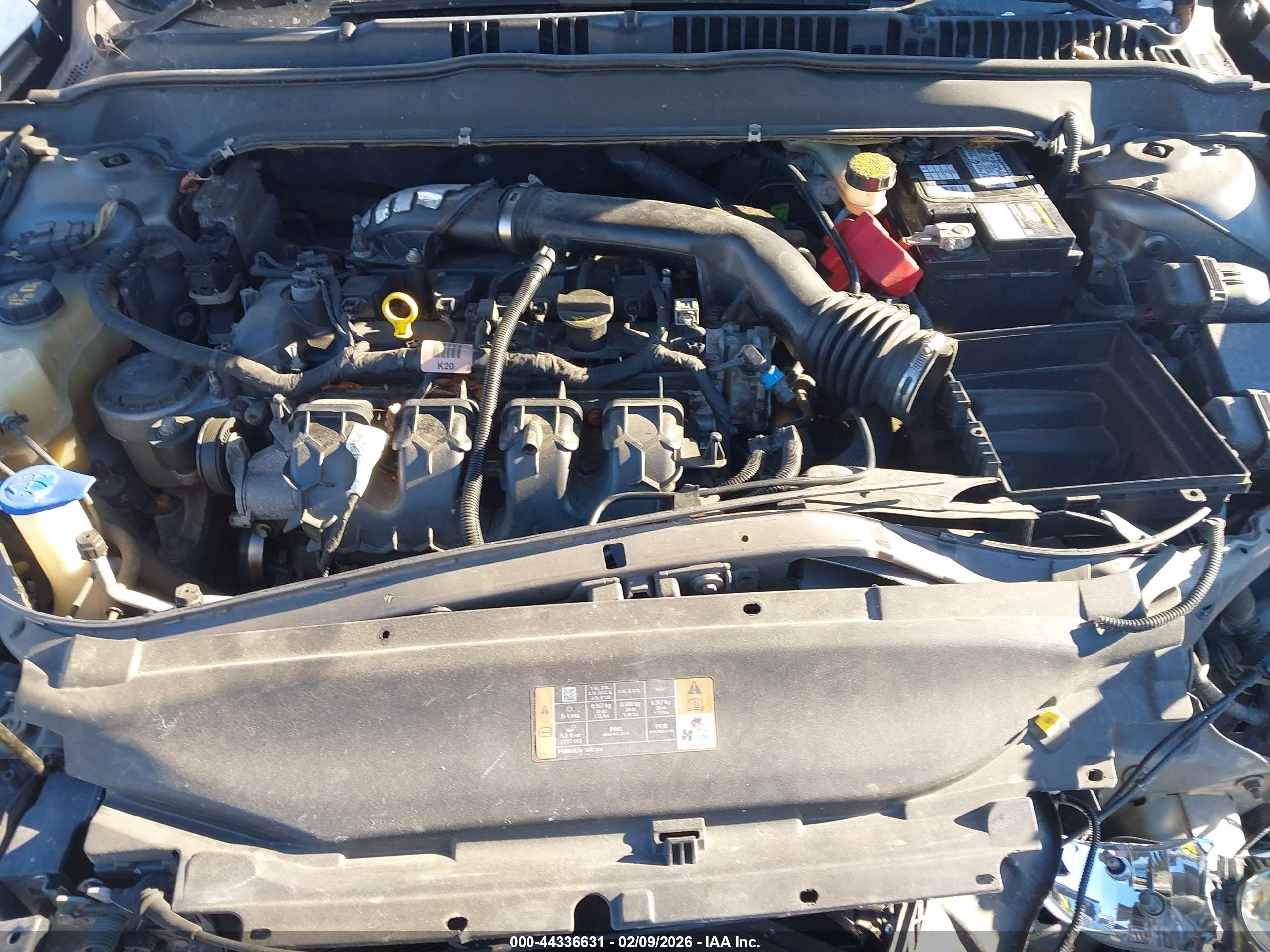FORD FUSION image 10