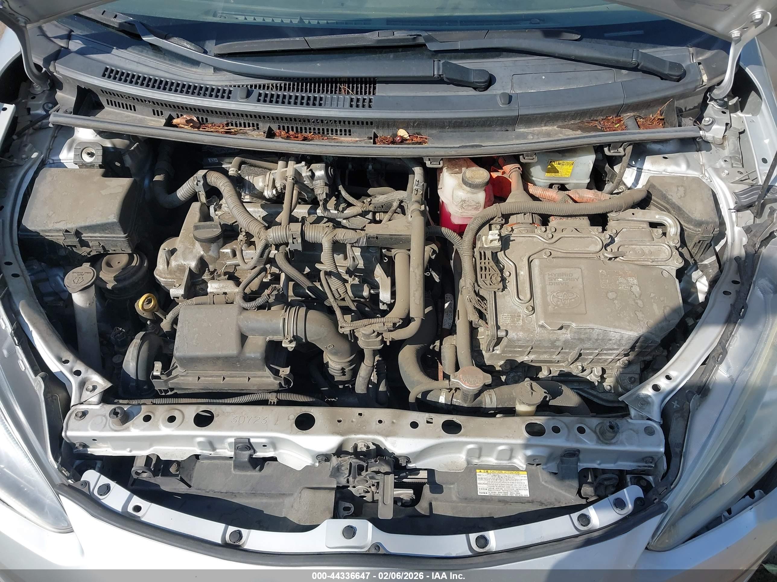 TOYOTA PRIUS image 10