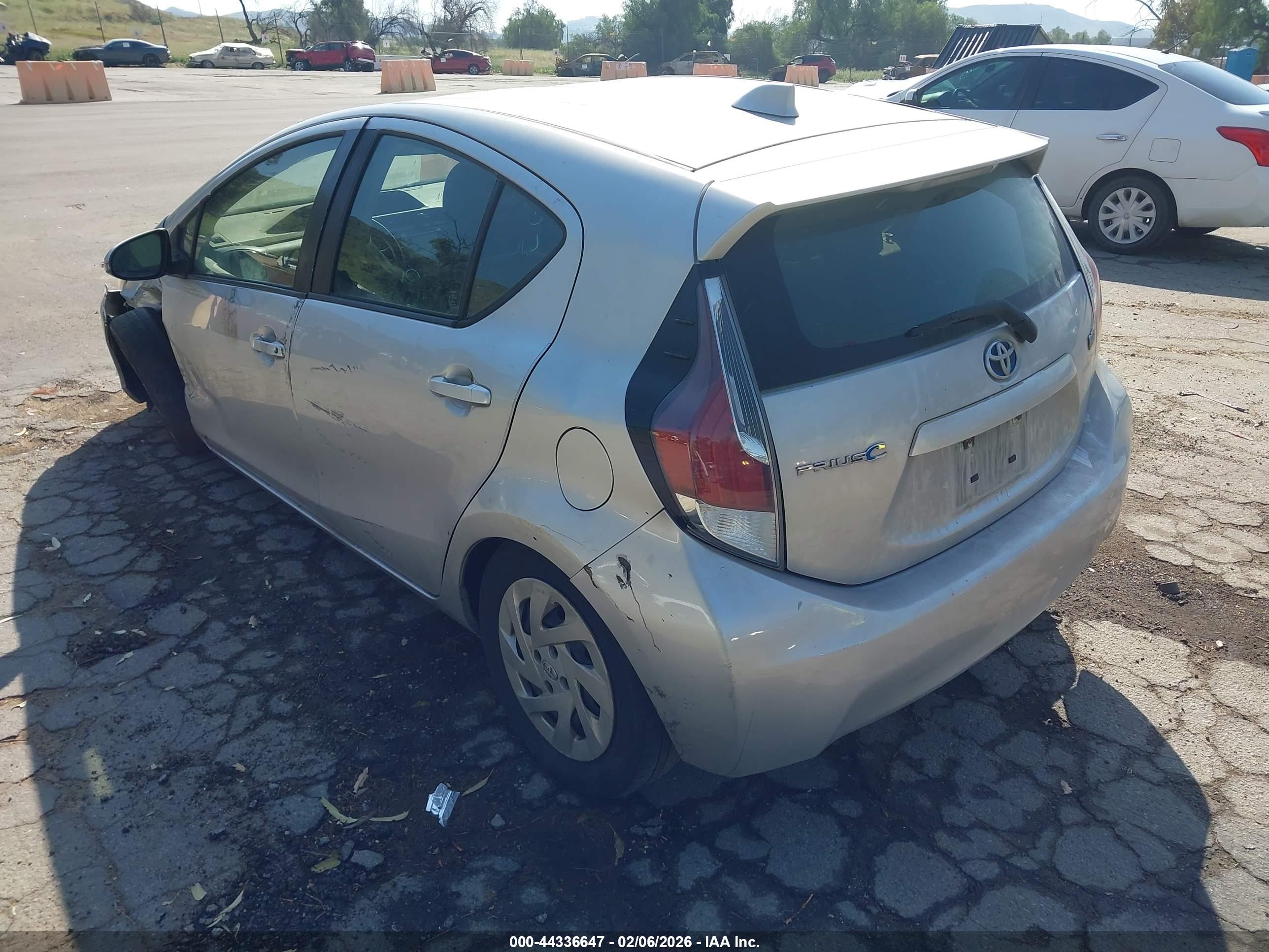 TOYOTA PRIUS image 3