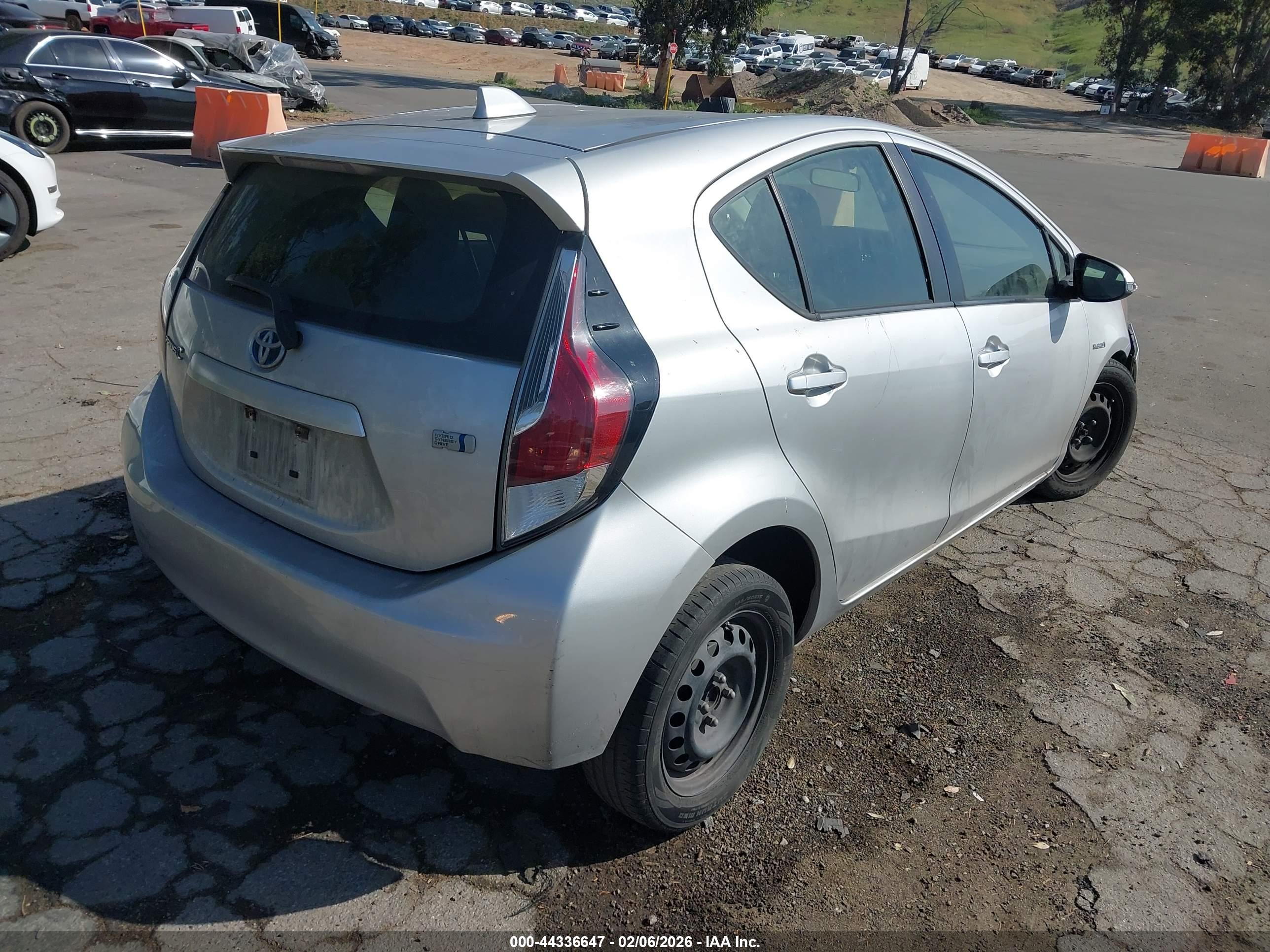 TOYOTA PRIUS image 4