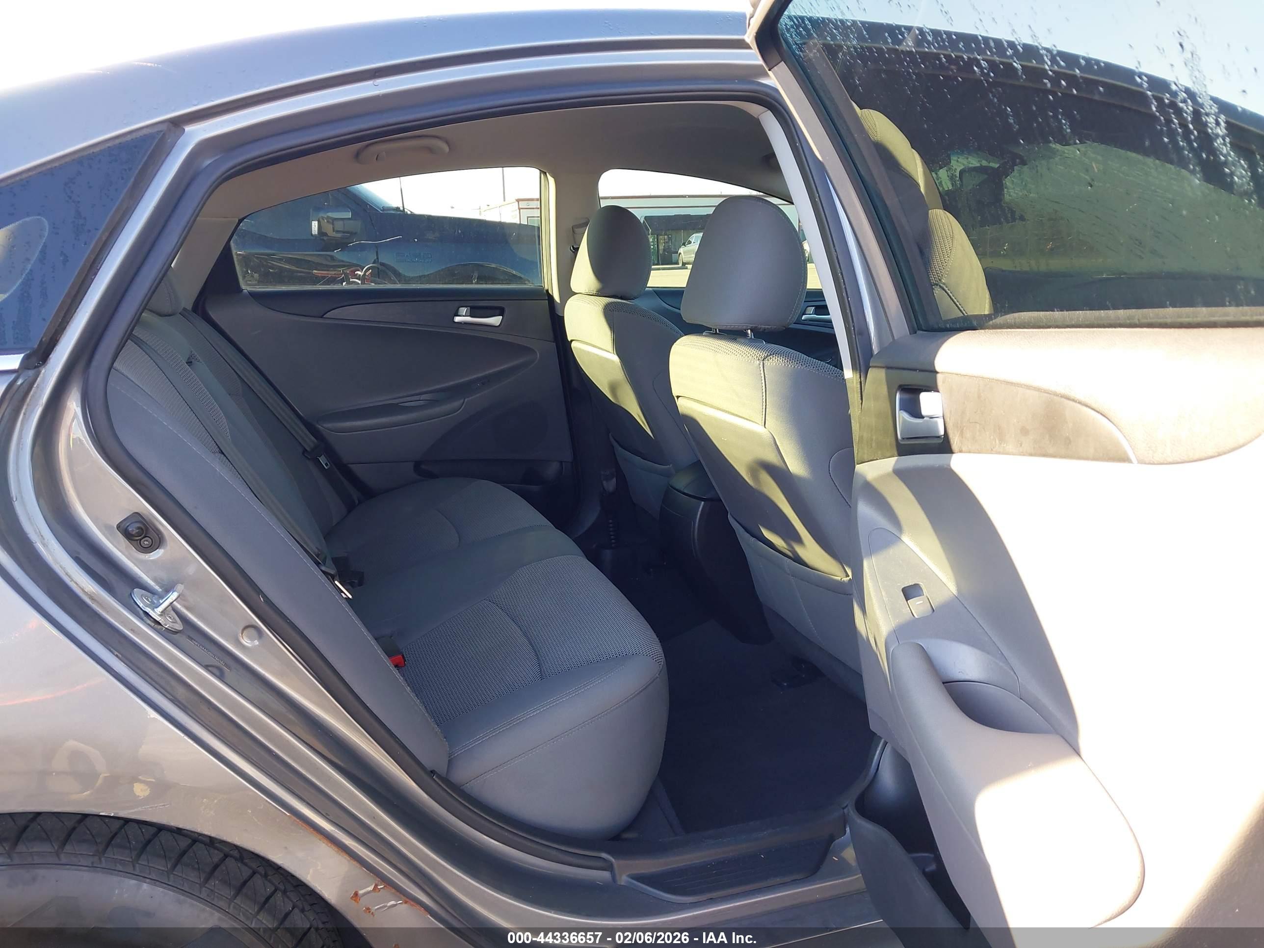HYUNDAI SONATA image 8