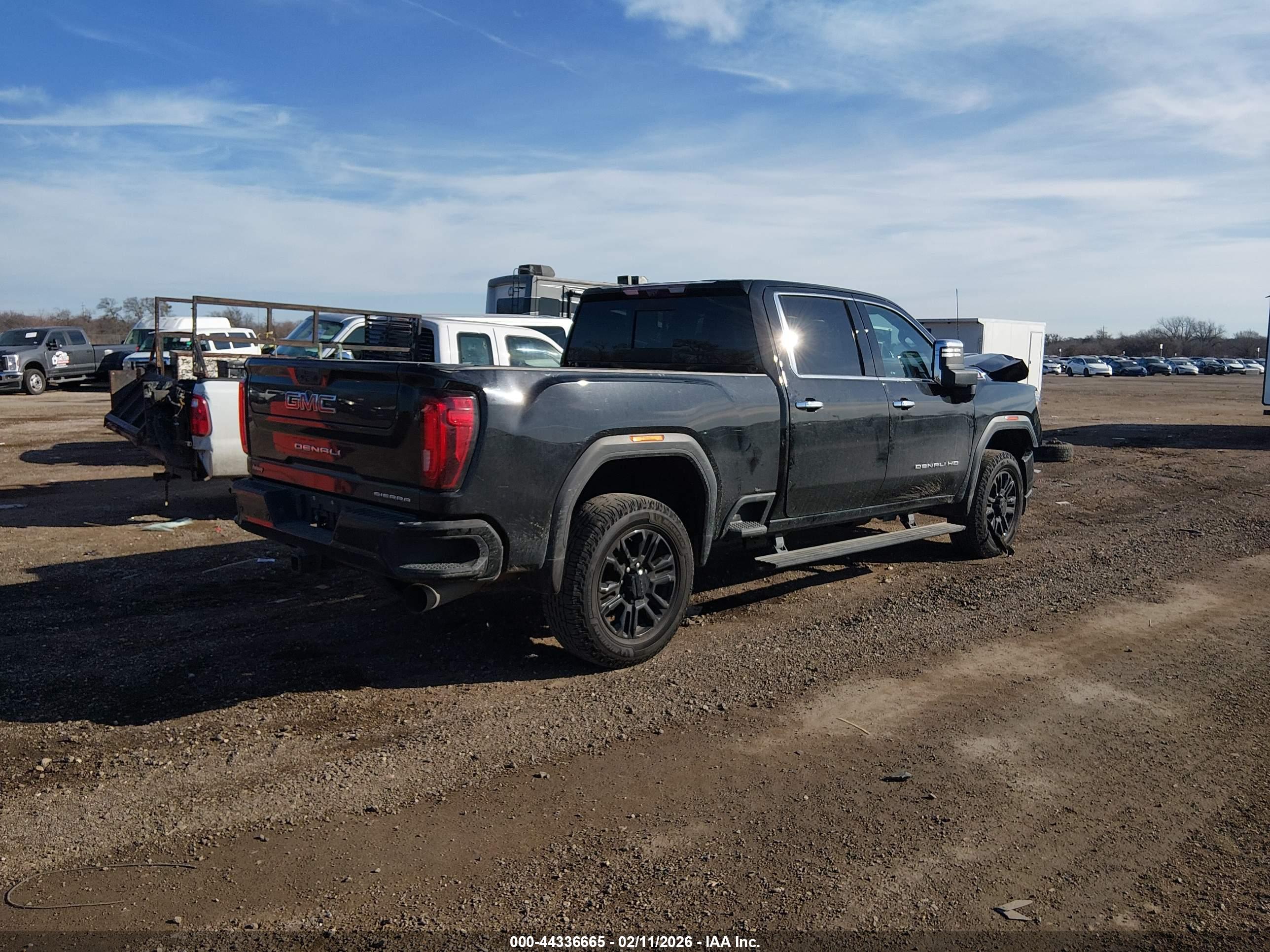 GMC SIERRA image 4