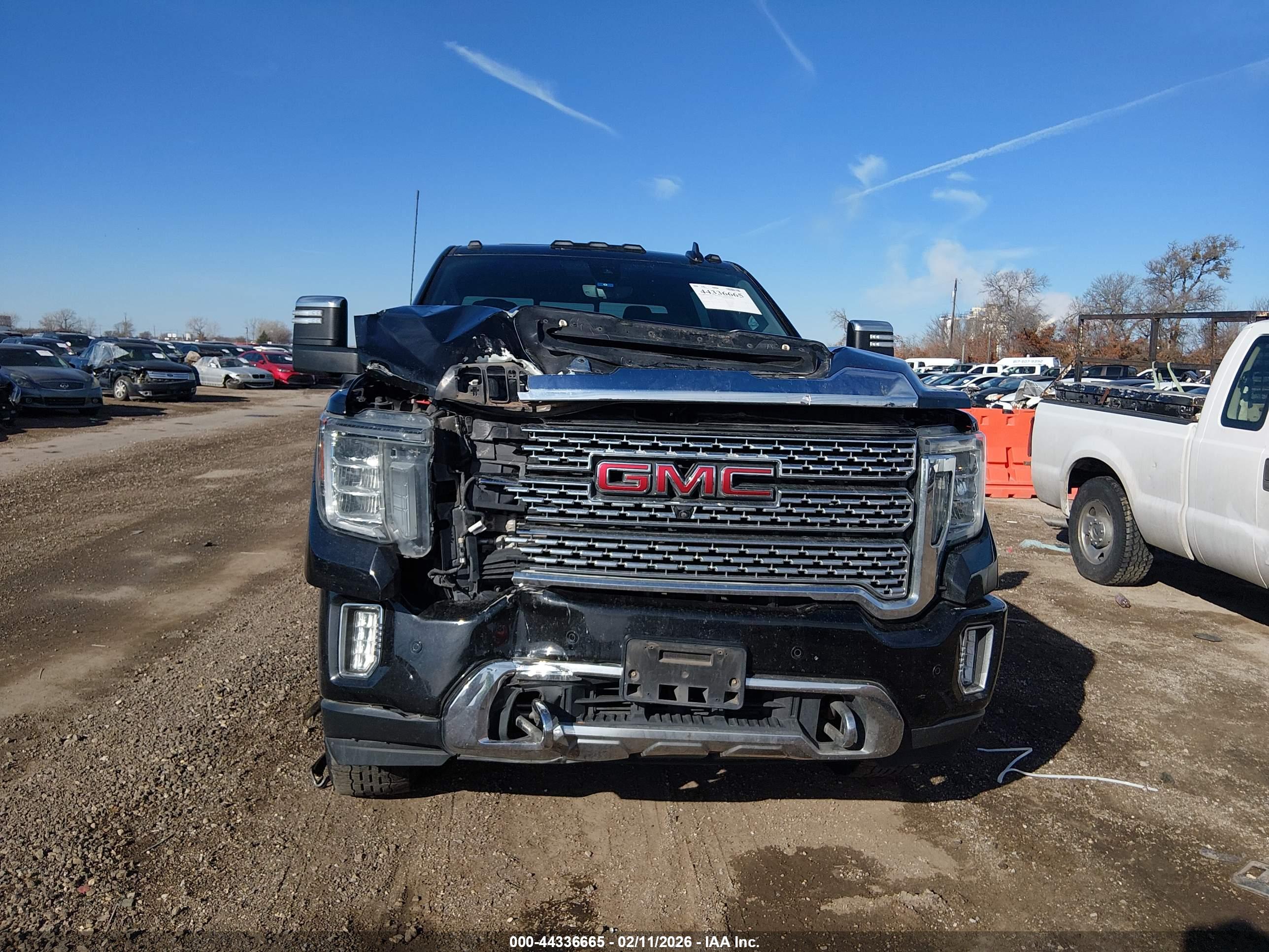GMC SIERRA image 6
