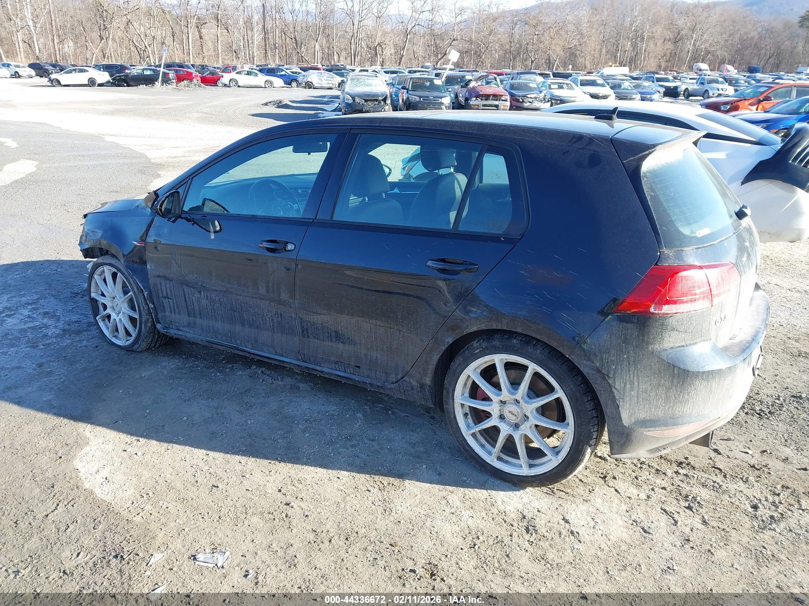 VOLKSWAGEN GOLF image 3