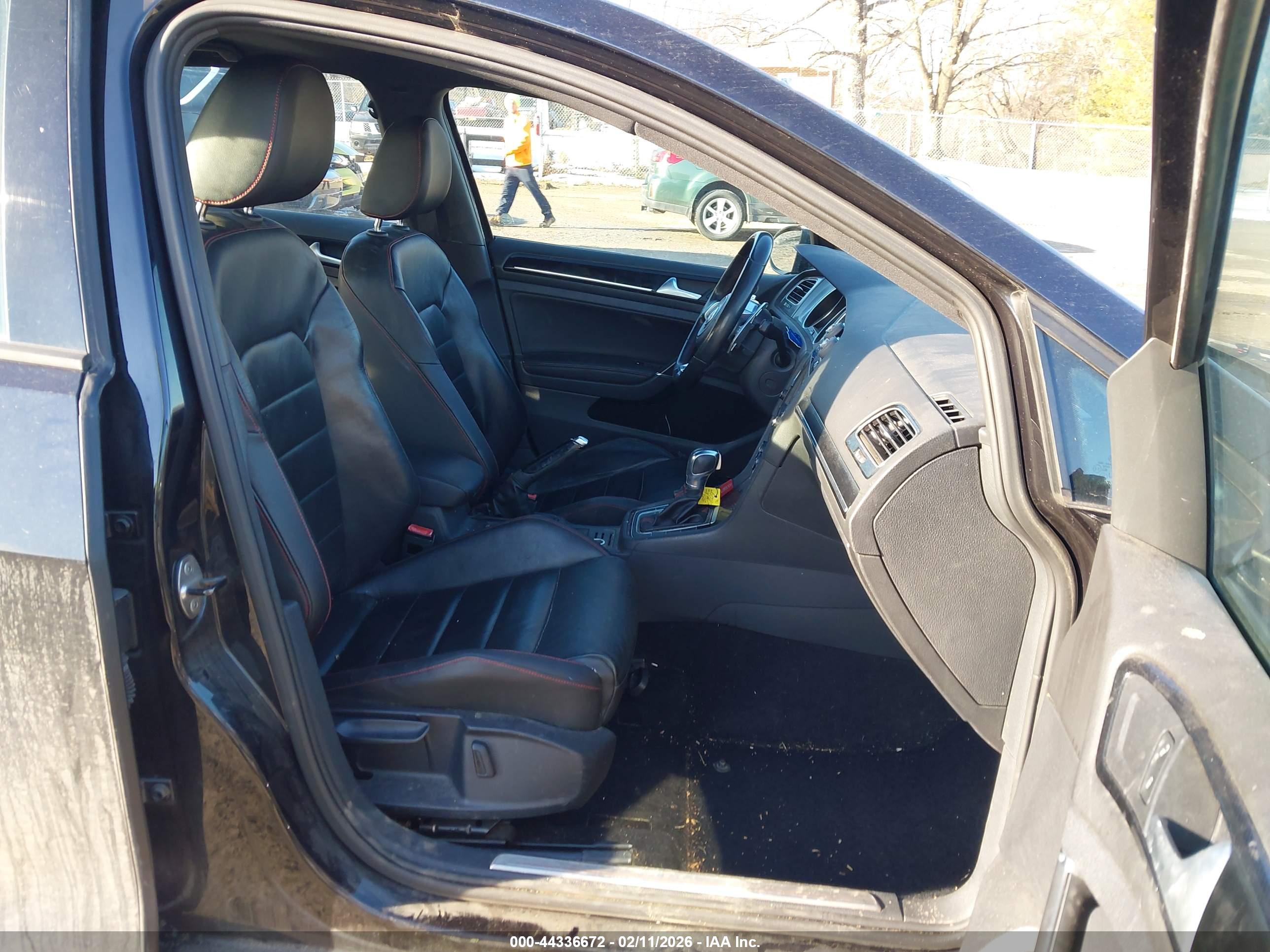 VOLKSWAGEN GOLF image 5